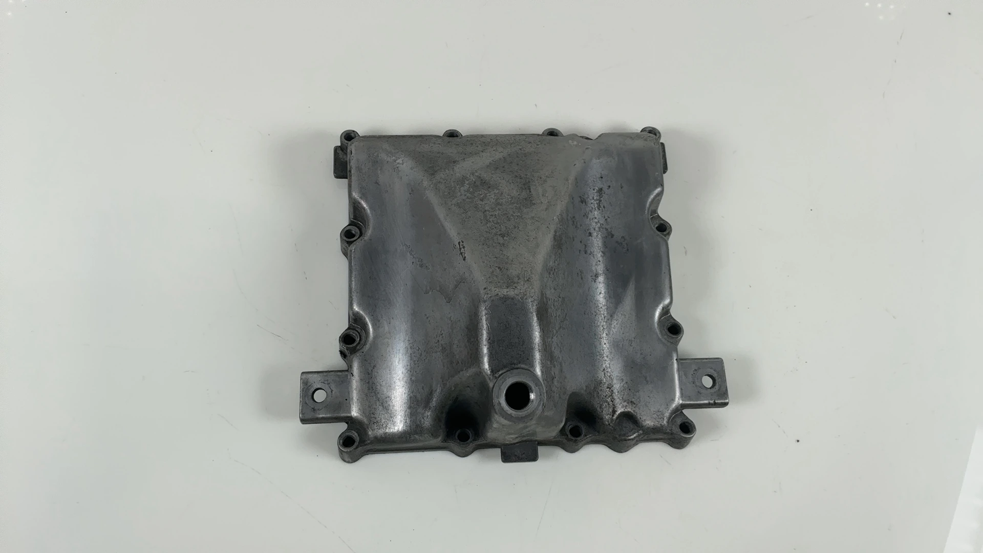 Suzuki GSXR 600 750 Oil Pan 1996 1999 OEM 11511-33E00 - Image 2