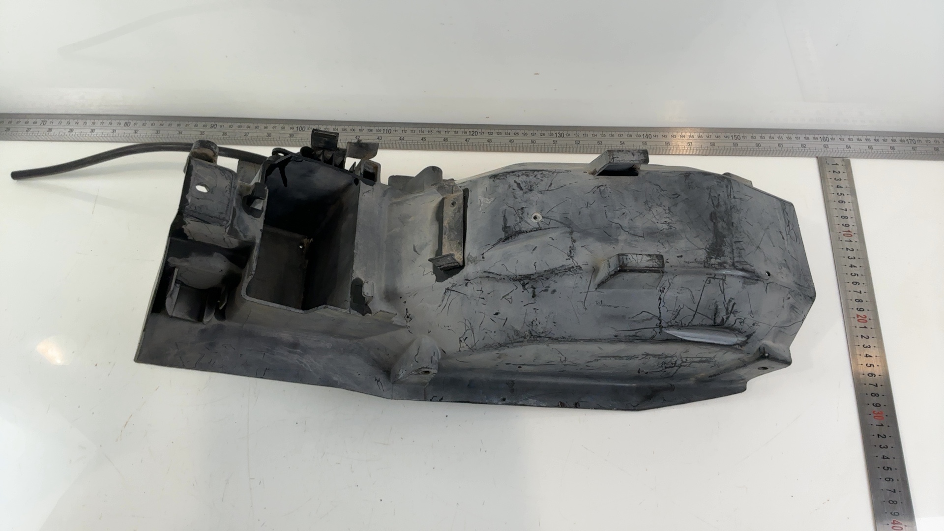 Kawasaki ZZR600 ZX600D 600cc Rear Inner Fender 1990-1993 OEM 35023-1266 - Image 3
