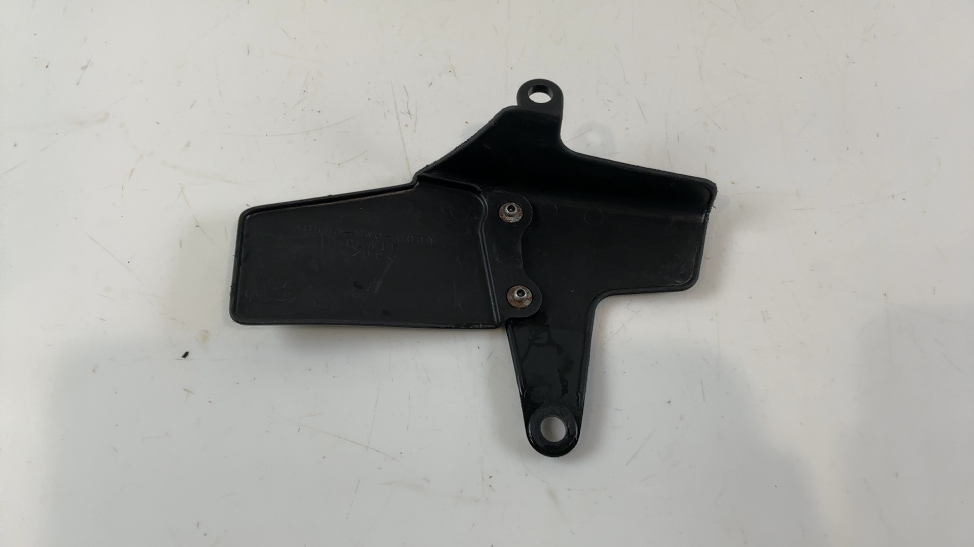 Honda CBR900RR SC28 900cc Chain Guard 1992-1999 OEM 40520-MW0-000 - Image 2