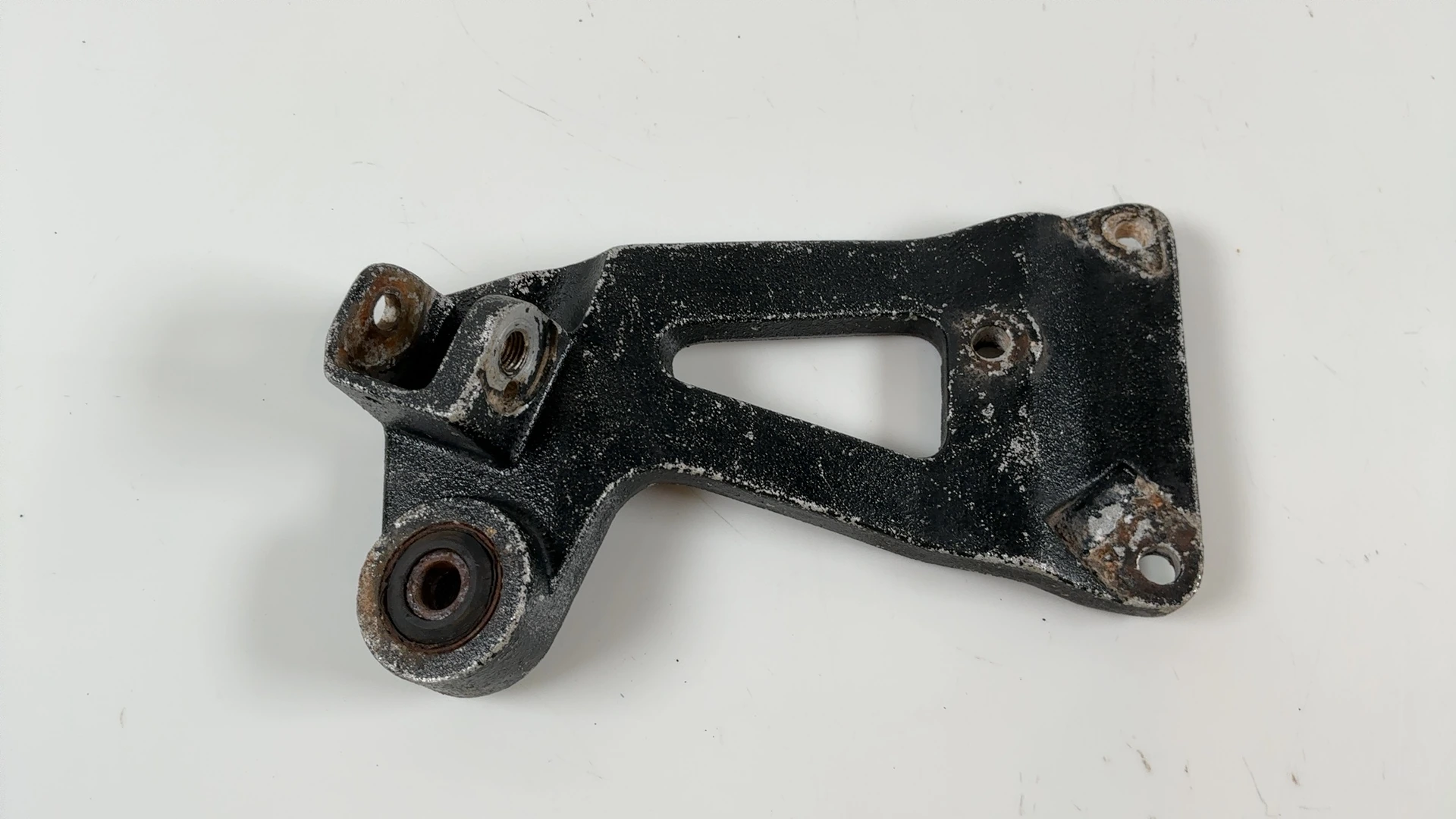 Suzuki GSXR 750 GSX-R750 750CC Rear Right Footrest Hanger 1988-1989 43600-17C11 - Image 1