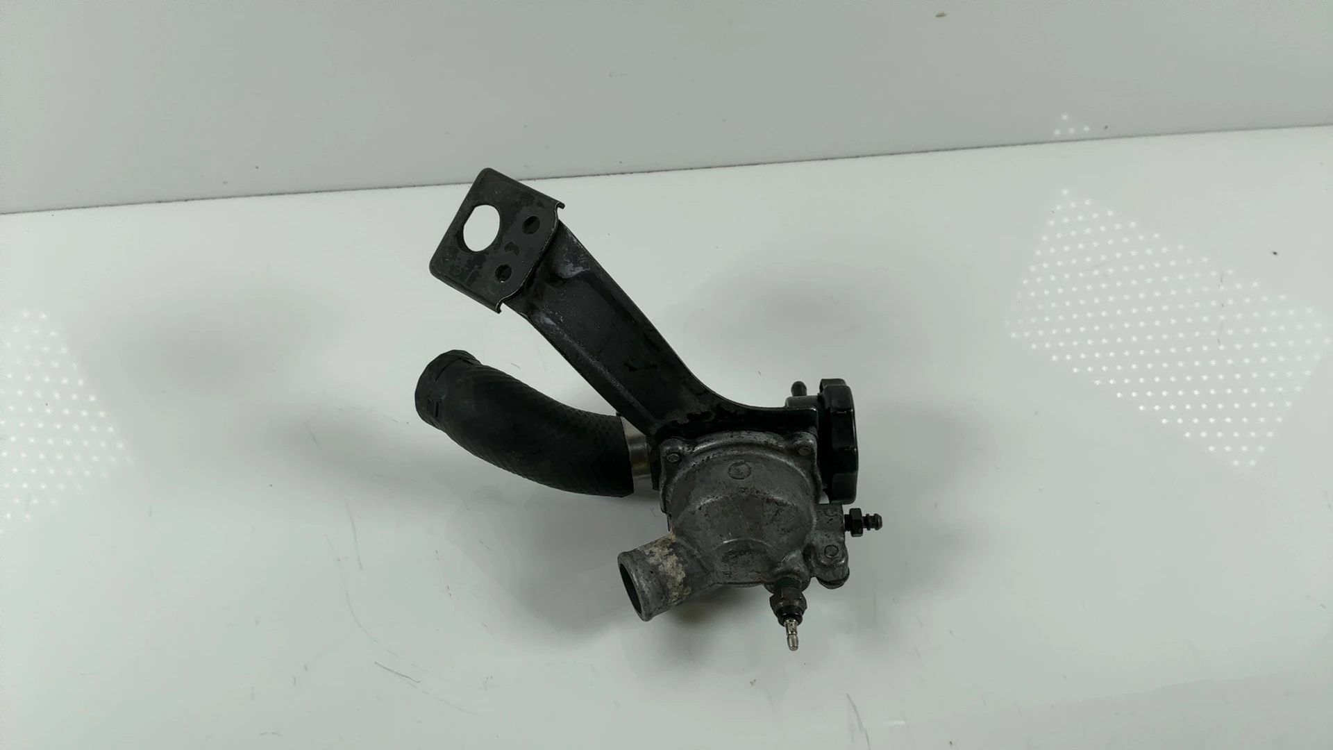 Kawasaki ZZR600 ZX600E 600cc Thermostat Housing 1993-2005 OEM 14075-1068
