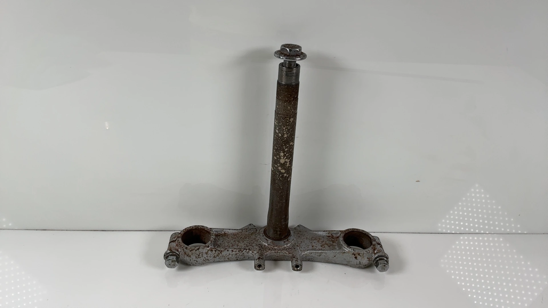 Kawasaki 454 LTD EN450-A 450 Lower Triple Tree Clamp Yoke 1985-90 OEM 44037-1175 - Image 1