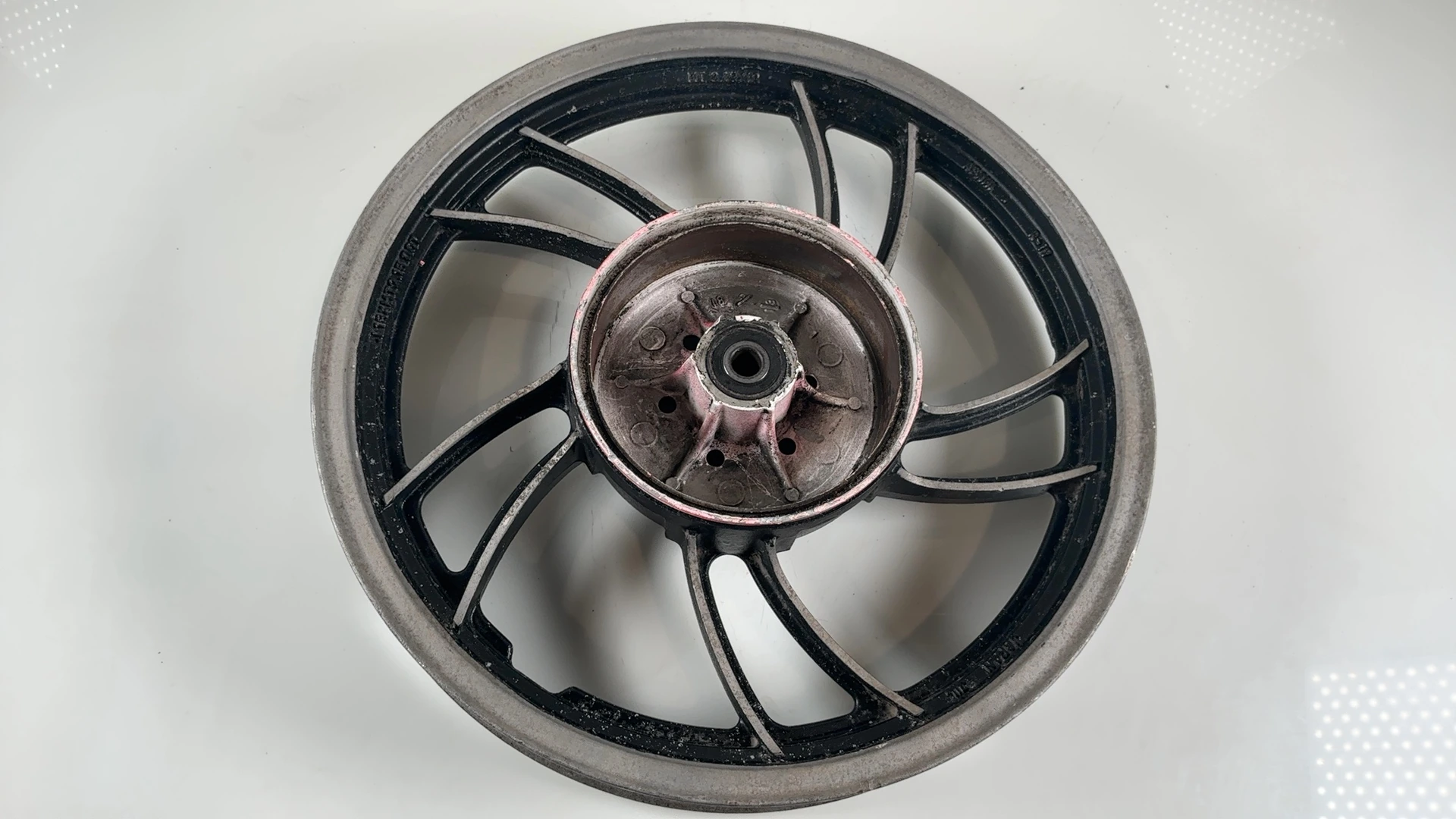 Yamaha XJ550 Seca XJ550 550cc Rear Wheel Rim 1981-1983 OEM 4V8-25338-00-98 - Image 11