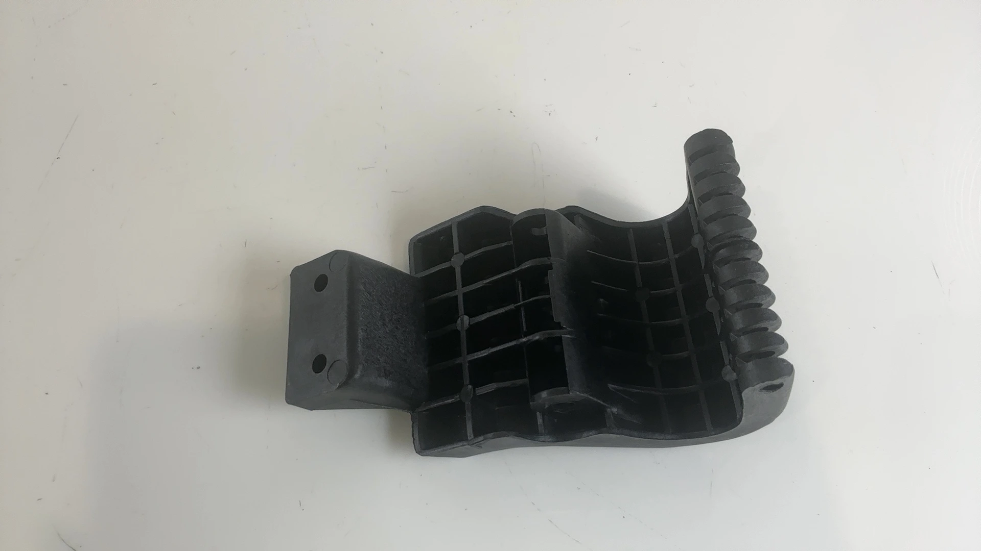 Aprilia SR 50 CC Seat Hinge Bracket 1997 1998 OEM AP8238681 - Image 2