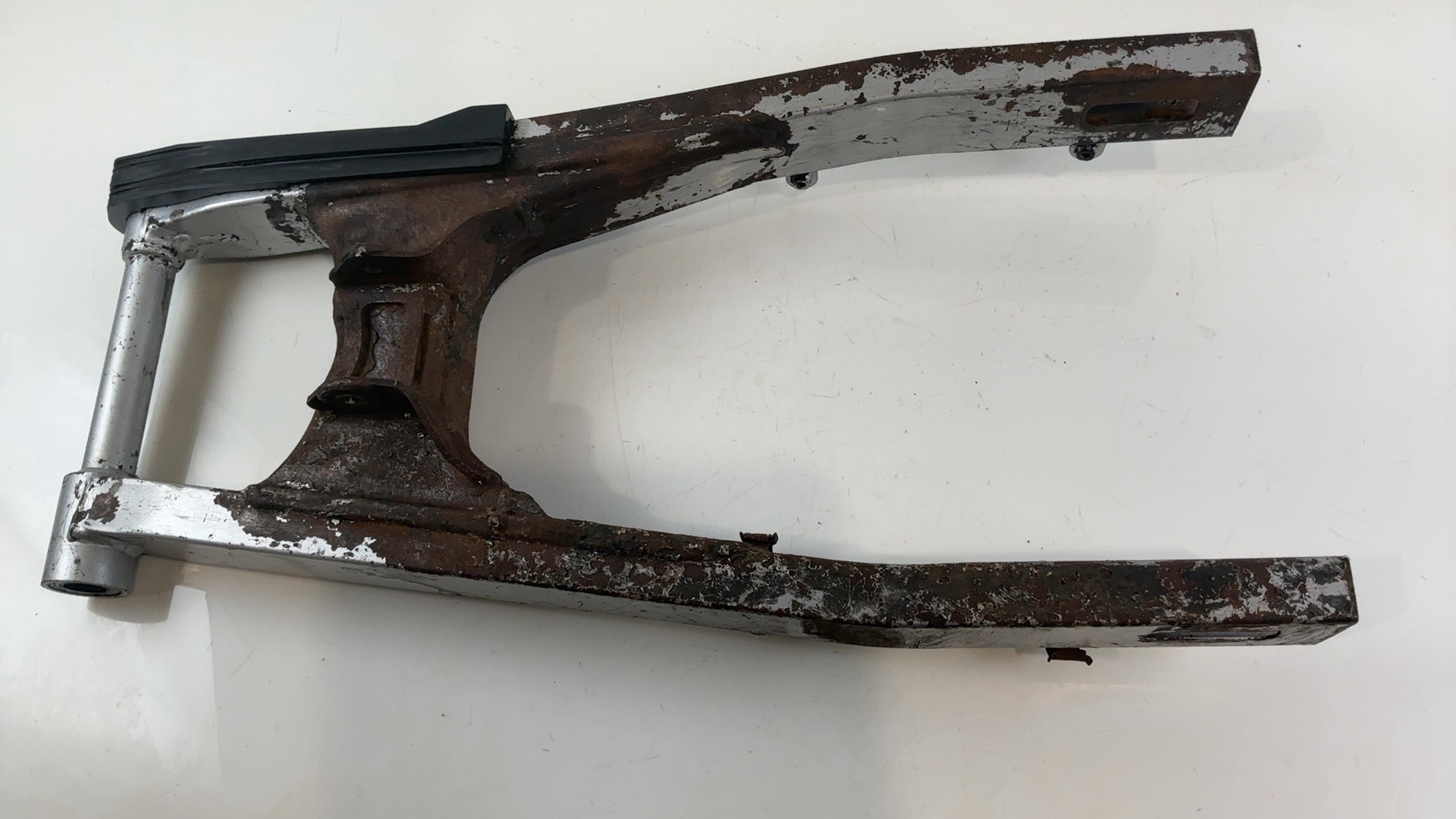 Honda CBR1000F SC21 1000cc Rear Swingarm 1987 1988 OEM 52100-MM5-000