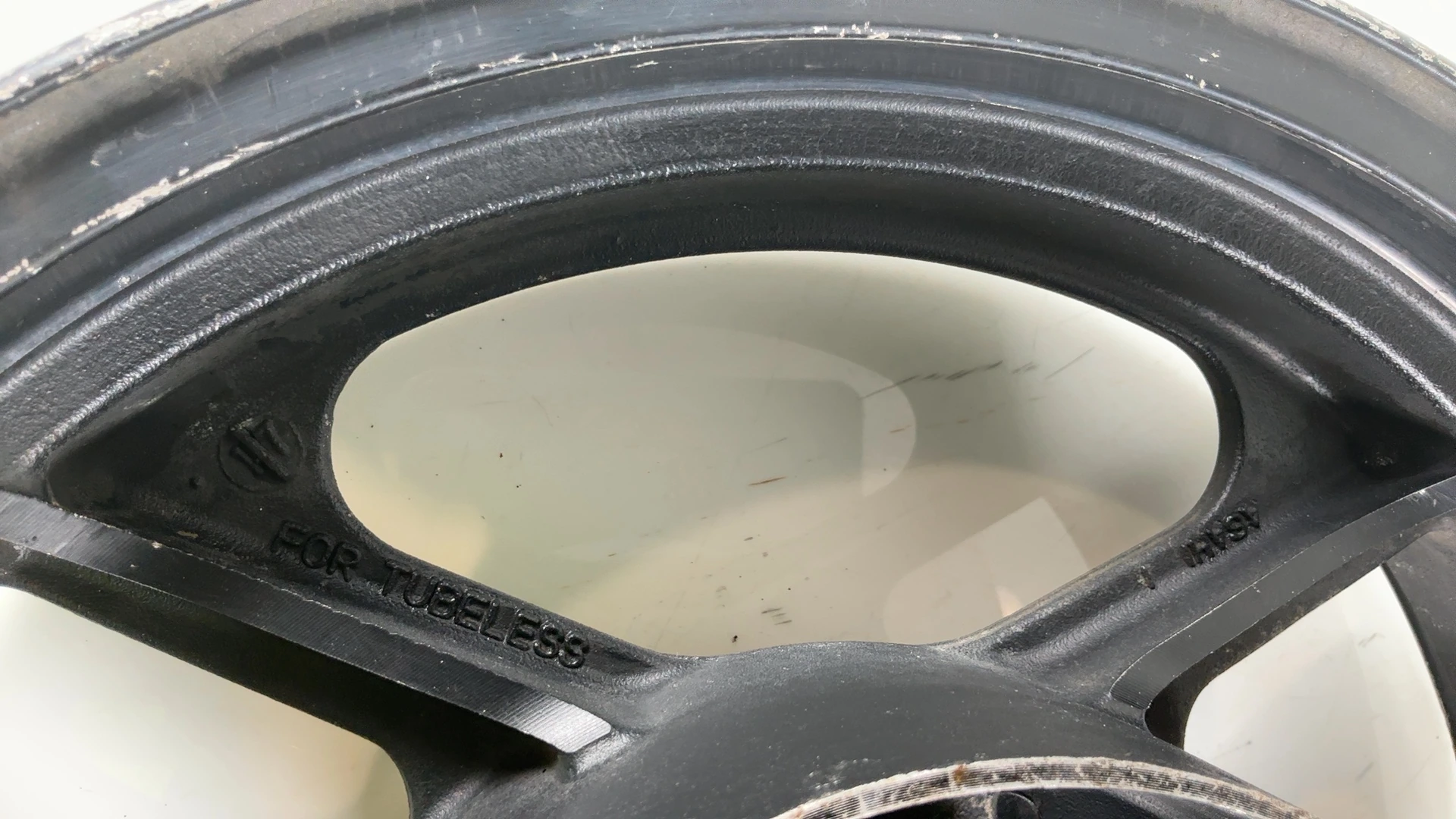 Kawasaki GPZ1000RX ZX1000A 1000cc Rear Wheel Rim 1986-1988 OEM 41073-1312-R2 - Image 6