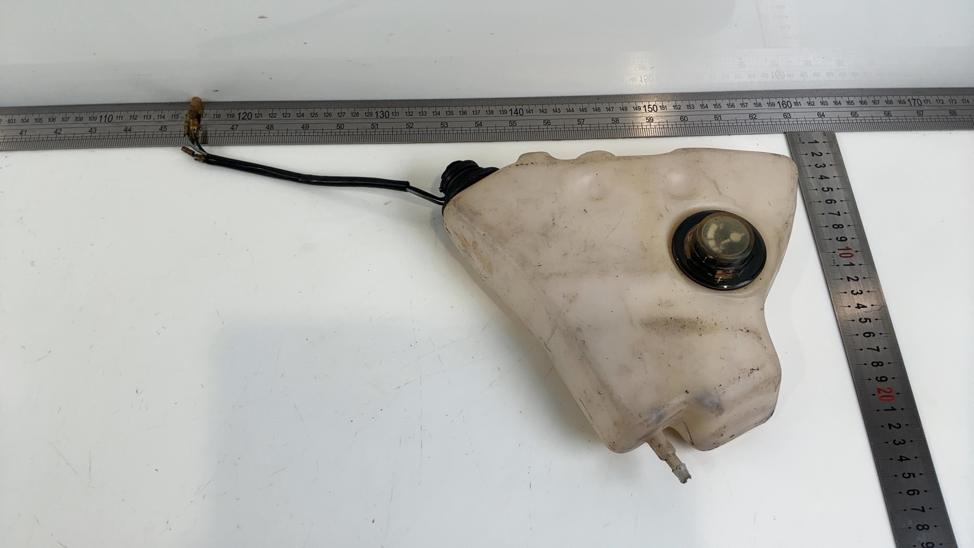 Yamaha YB100 YB 100 CC 2T Oil Tank Reservoir 1975-1990 OEM 2N3-21751-00 - Image 5