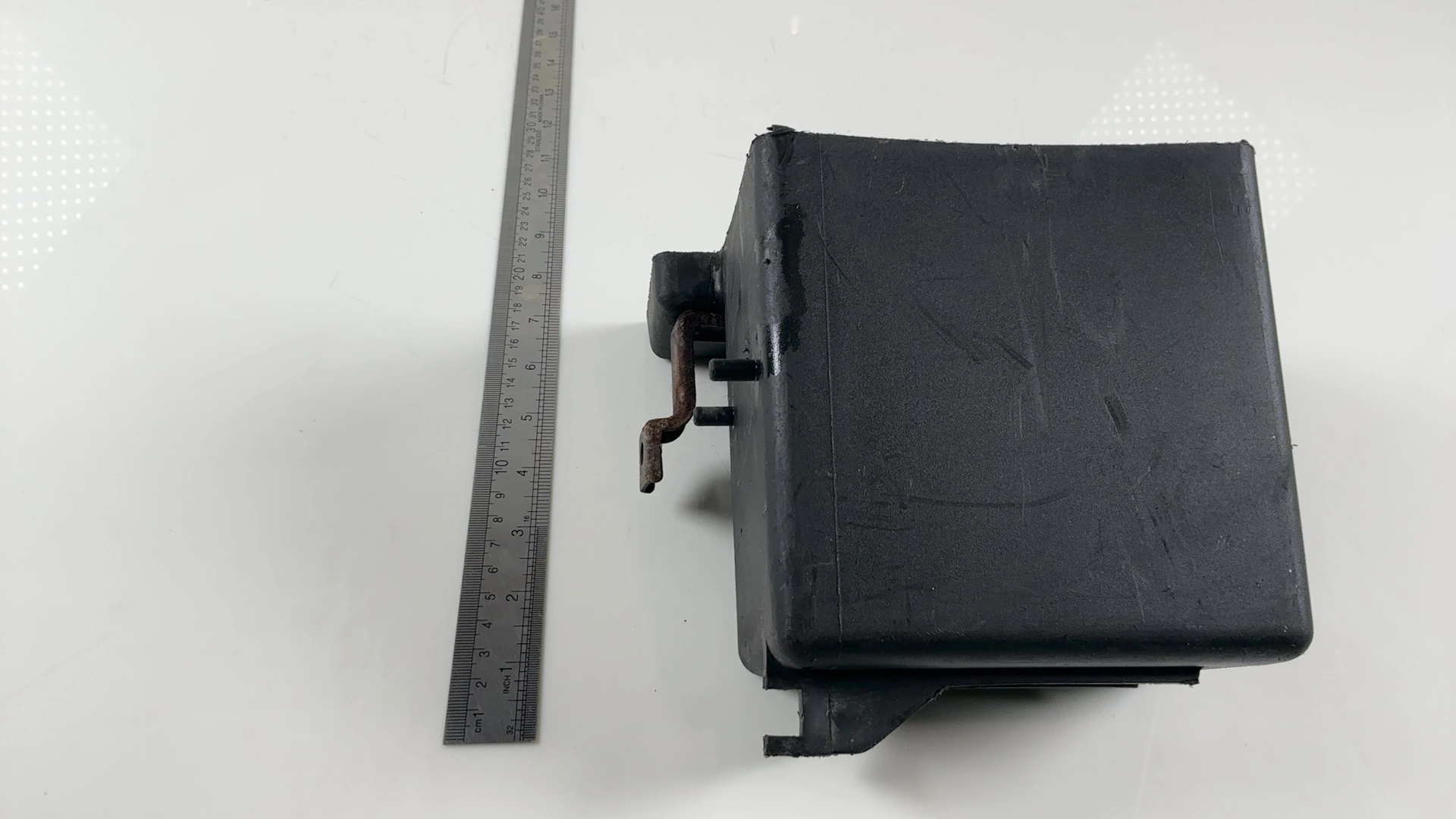 Kawasaki GPz 550 KZ550D 550cc Battery Box 1981-1985 OEM 32097-1029 - Image 4