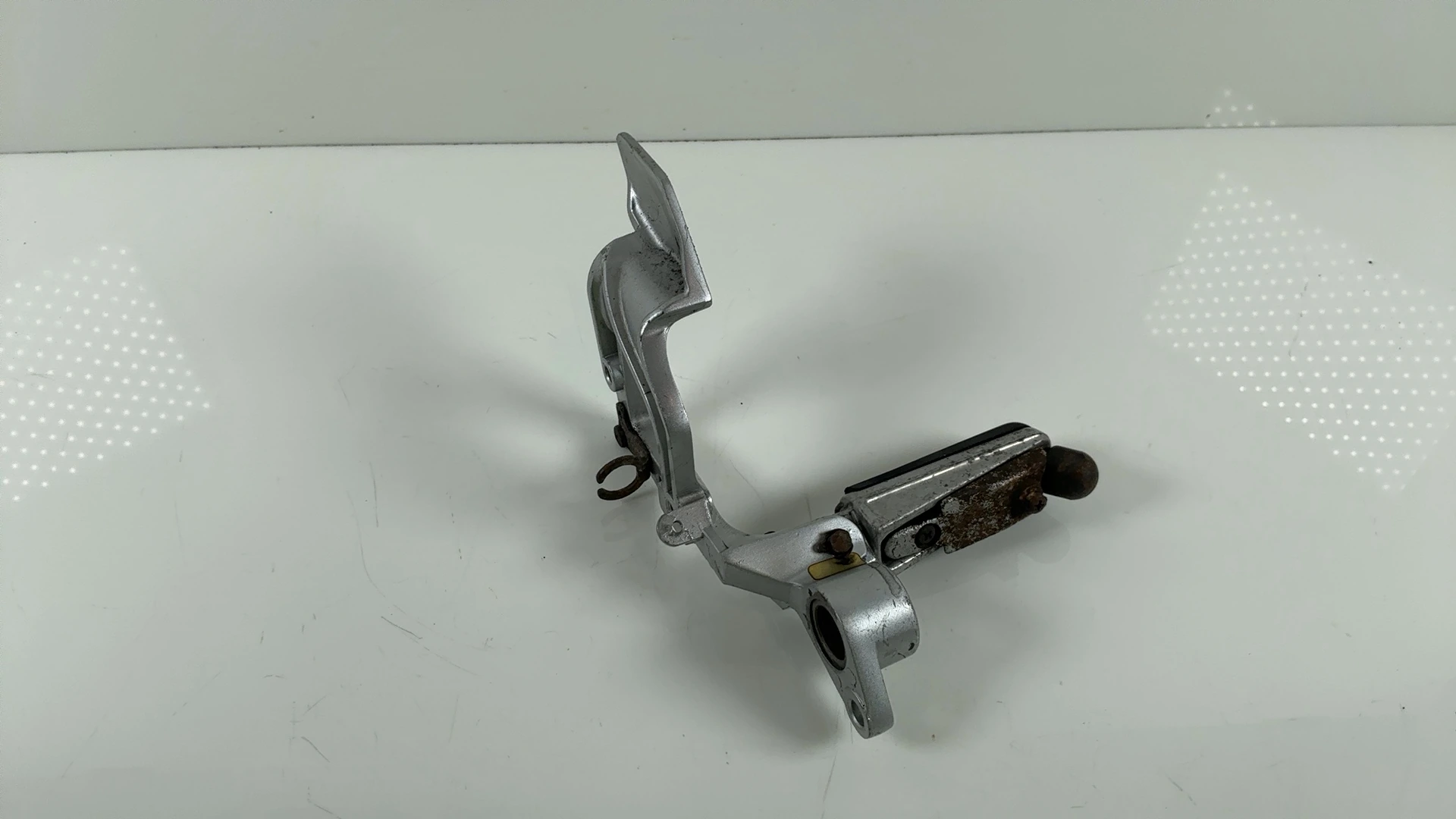 YAMAHA FJR1300 FJR 1300 Front Right Side Foot Rest Bracket 04-05 5JW-27443-00-00 - Image 2