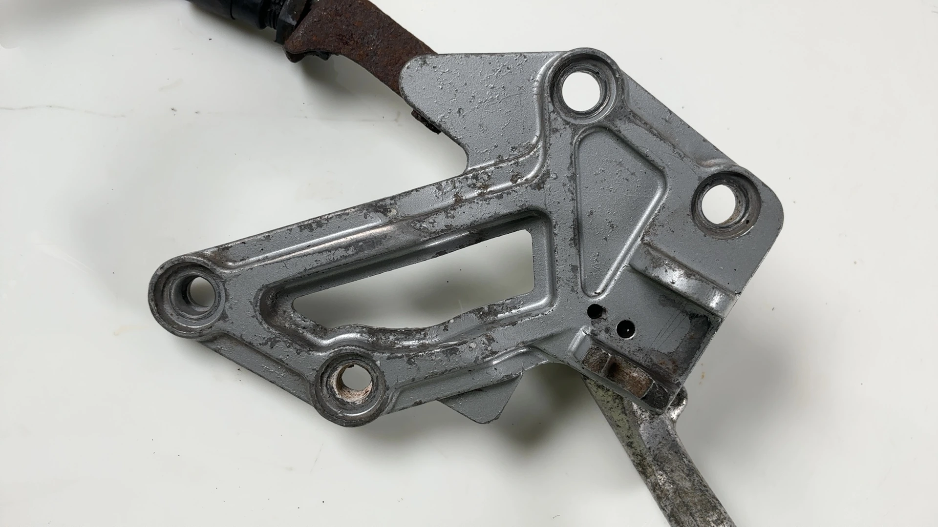 Kawasaki GPX750R ZX750F Front Right Footrest Bracket 1986-1990 OEM 35011-1315 - Image 7