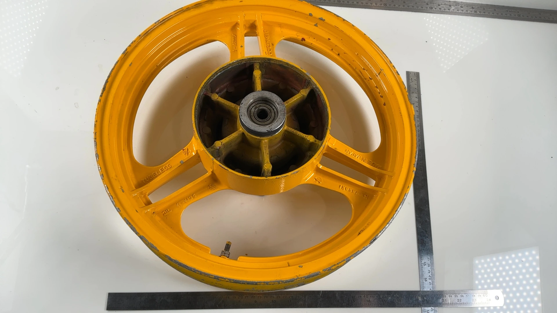 Kawasaki GPz750 ZX750A 750cc Rear Wheel Rim 1983-1985 OEM 41073-1216-J9 R-1135 - Image 3