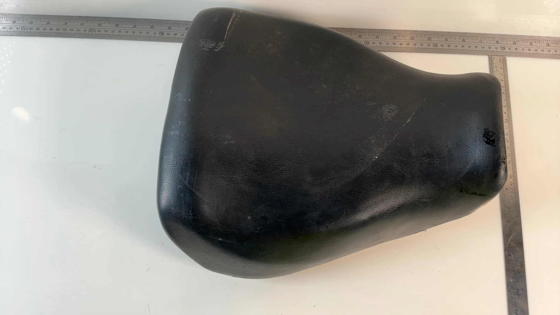 Suzuki GSX-R1100W 1100CC Rider Seat 1993-1998 OEM 45100-46E00 Suzuki - Image 3