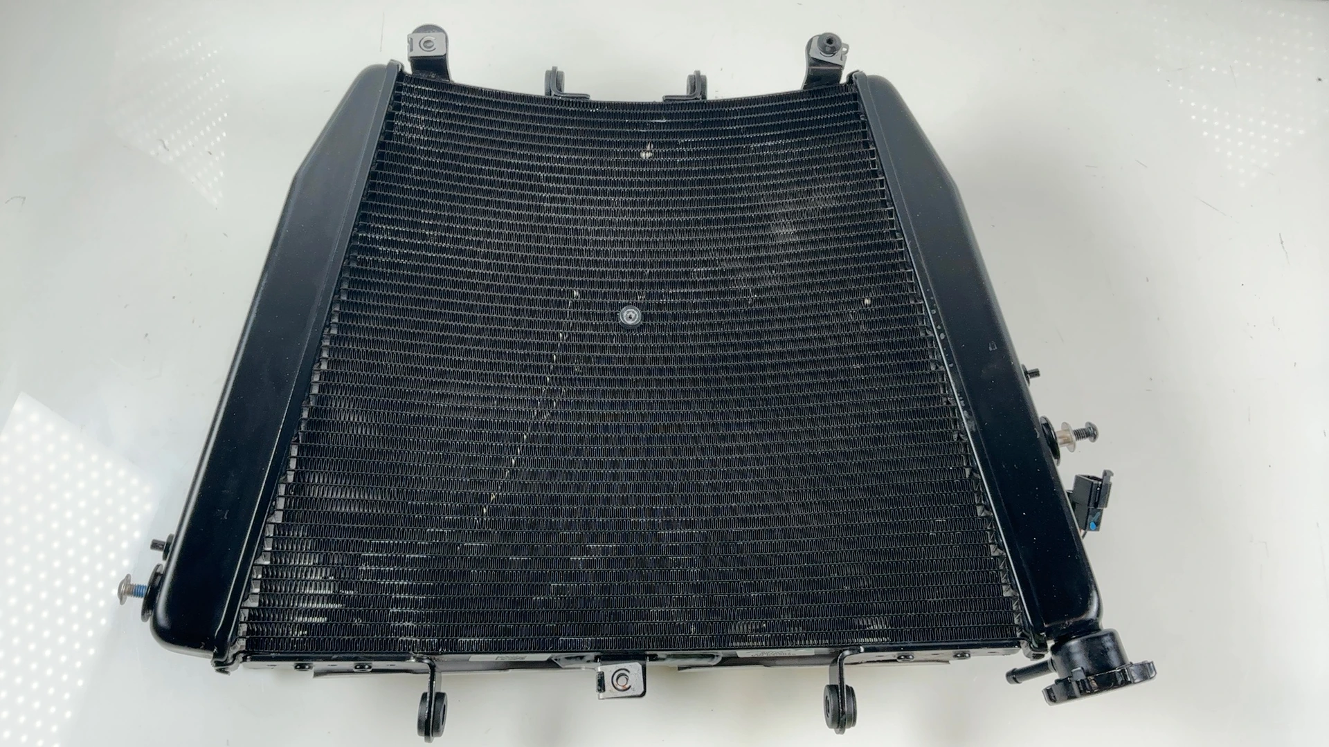 Aprilia RSV4 Tuono V4 1100 Engine Radiator 2025 2026 OEM 2B012807 - Image 1
