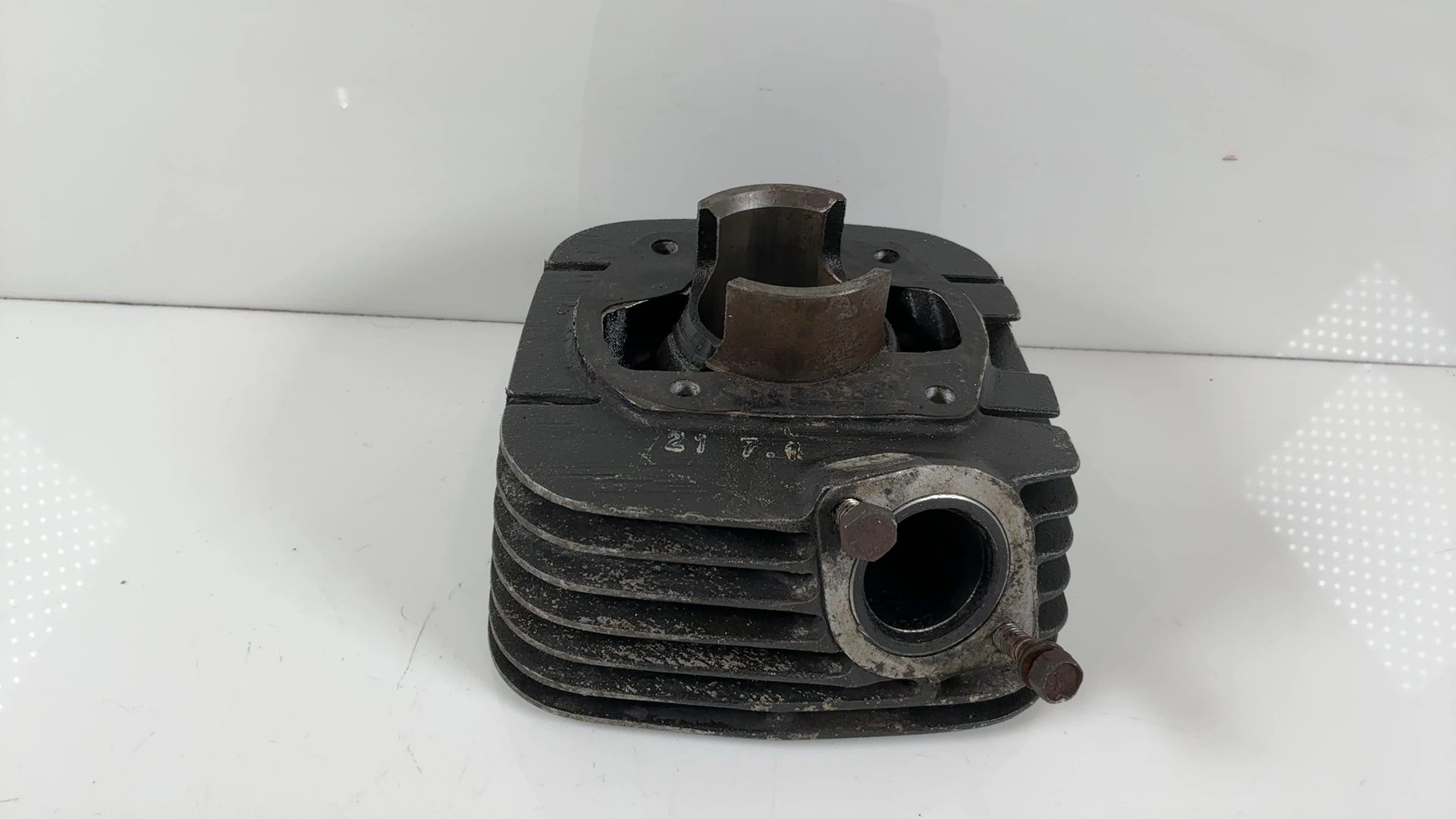 Suzuki GP100 GP100N 100cc Cylinder Barrel 1978-1992 OEM 11210-39212 - Image 1