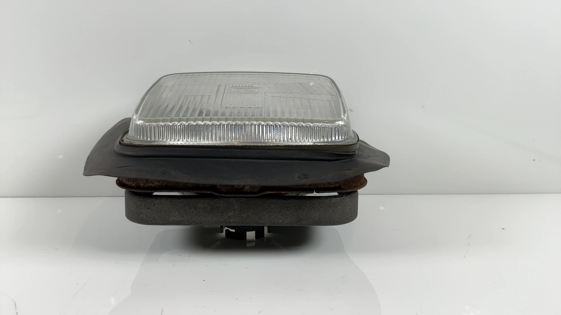 Suzuki GSX550E GSX550 550cc Headlight 1982-1986 OEM 35100-43431-999 - Image 11