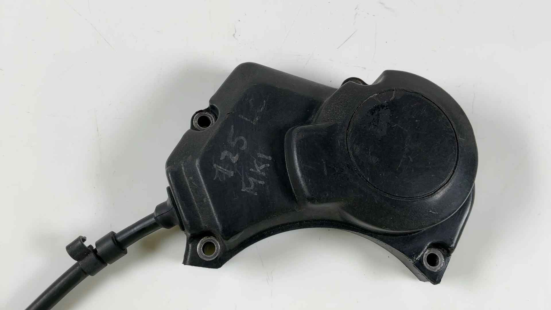 Yamaha RD125LC RD125 DT125LC 125 CC Oil Pump Cover 1982-1987 OEM 10V-15416-00-00