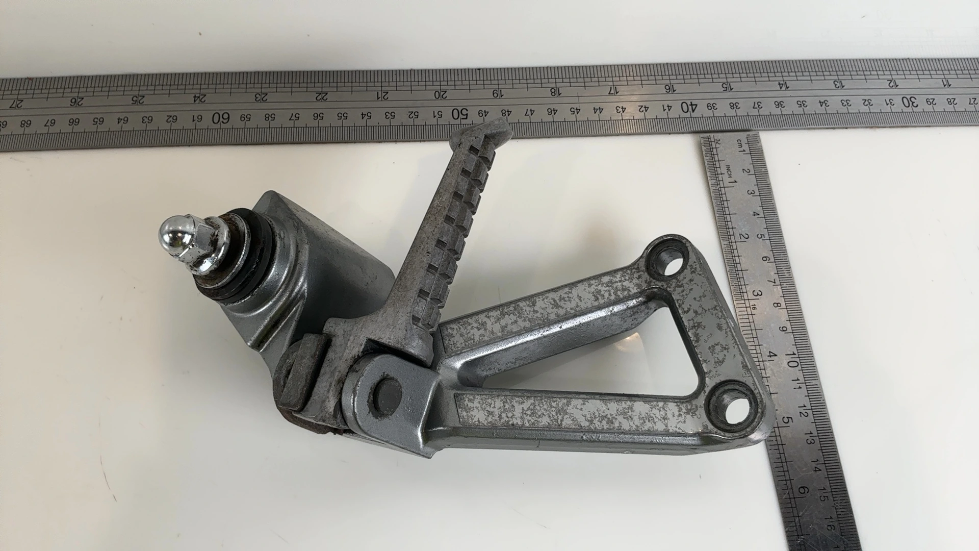 Kawasaki Ninja ZX600F 600cc Rear Right Footrest Hanger 1995-1997 OEM 35011-1736 - Image 3
