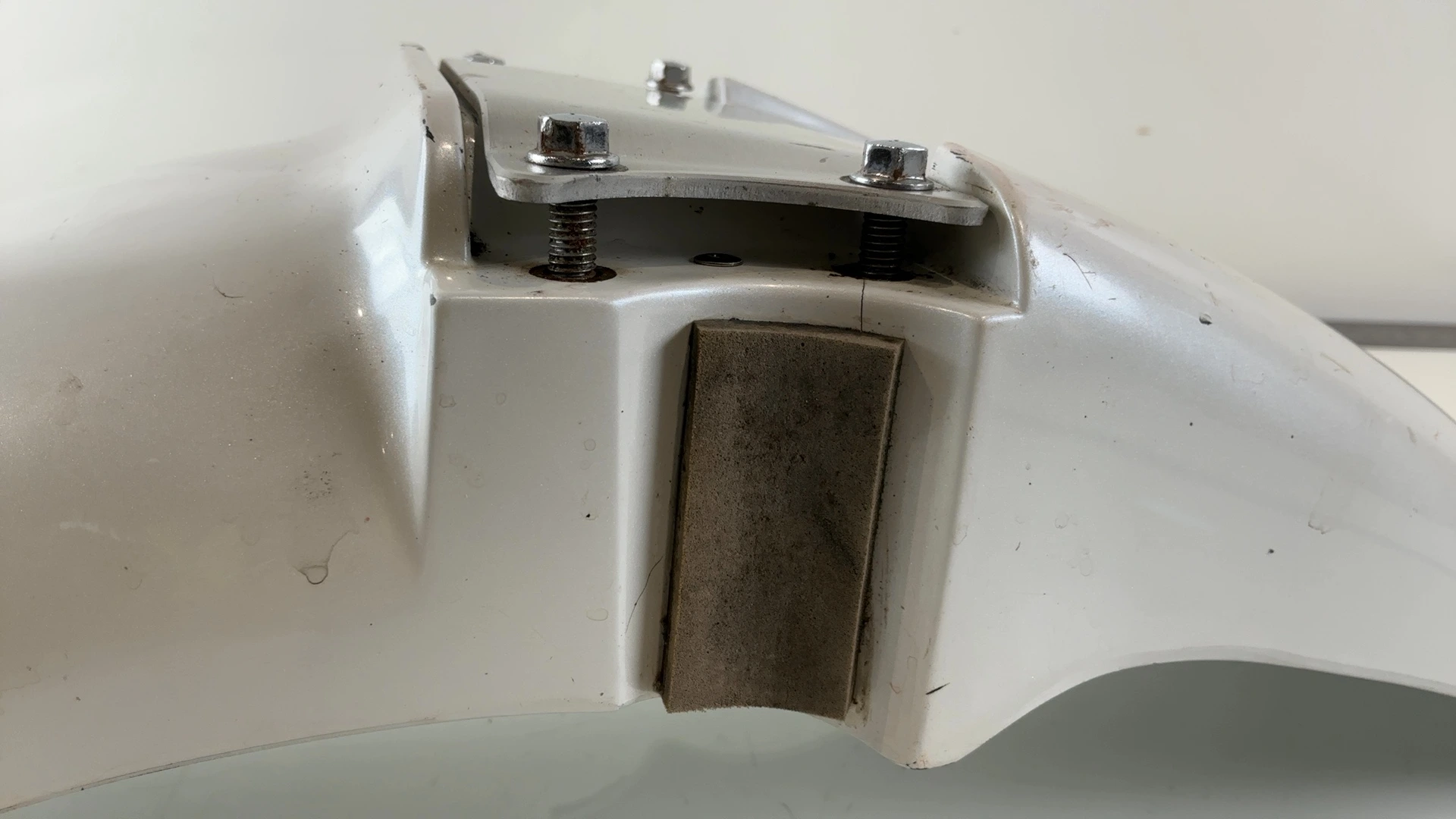 Yamaha FZR600 FZR600R 600 cc Front Fender Mudguard 1989-1999 OEM 3FH-21510-00-GE - Image 10