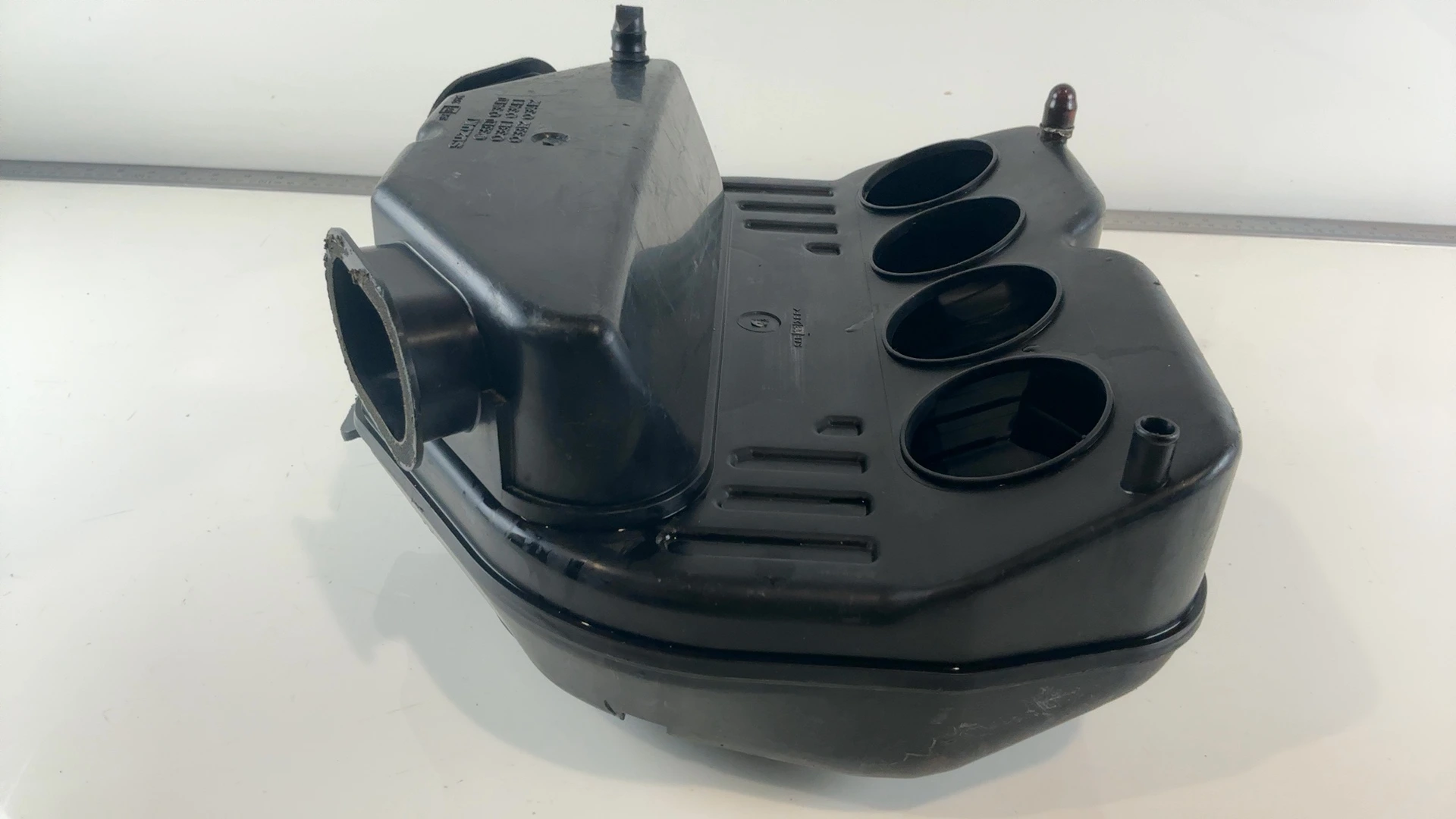 Suzuki GSXR 750 GR7DB 750cc Air Filter Box 1996 1997 OEM 13700-33E00 - Image 7