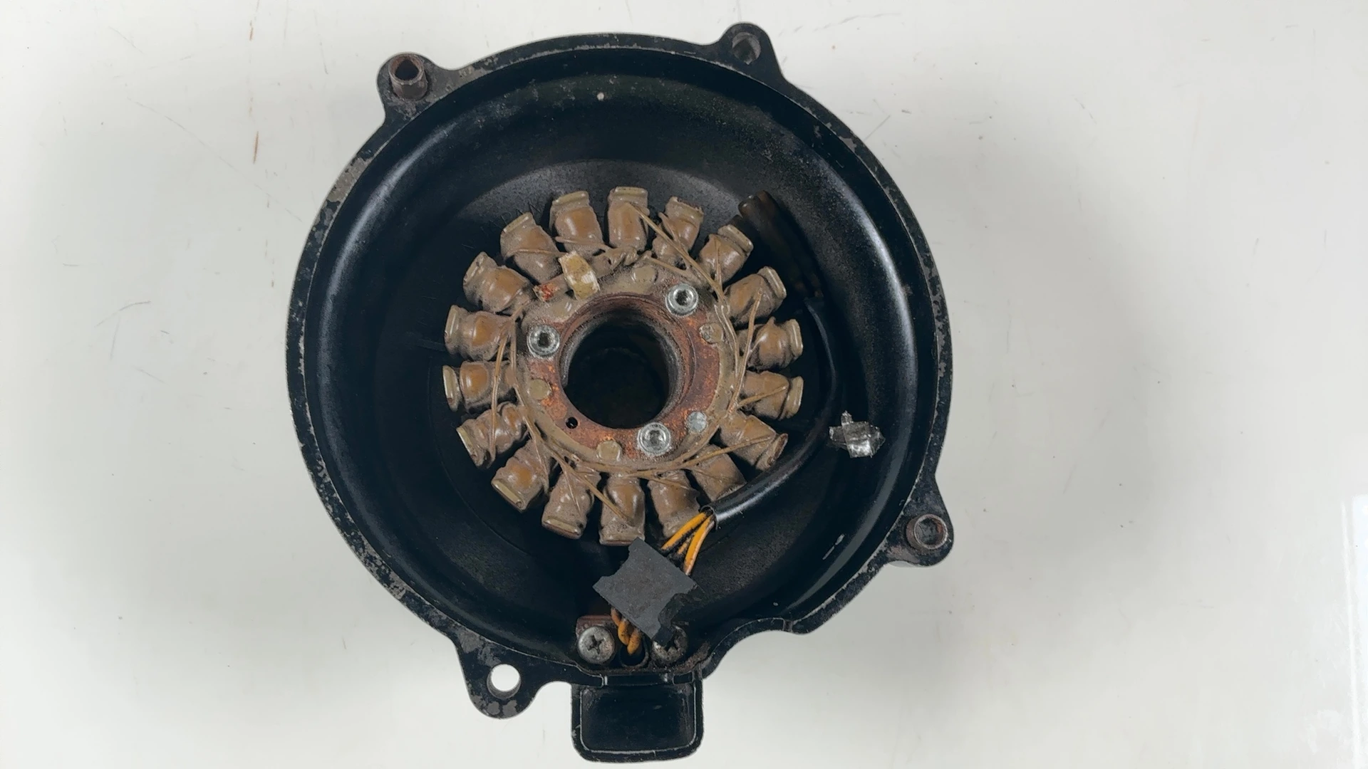 Kawasaki GPz750 ZX750A 750cc Stator Generator Cover 1983-1985 OEM 14031-1115 - Image 7