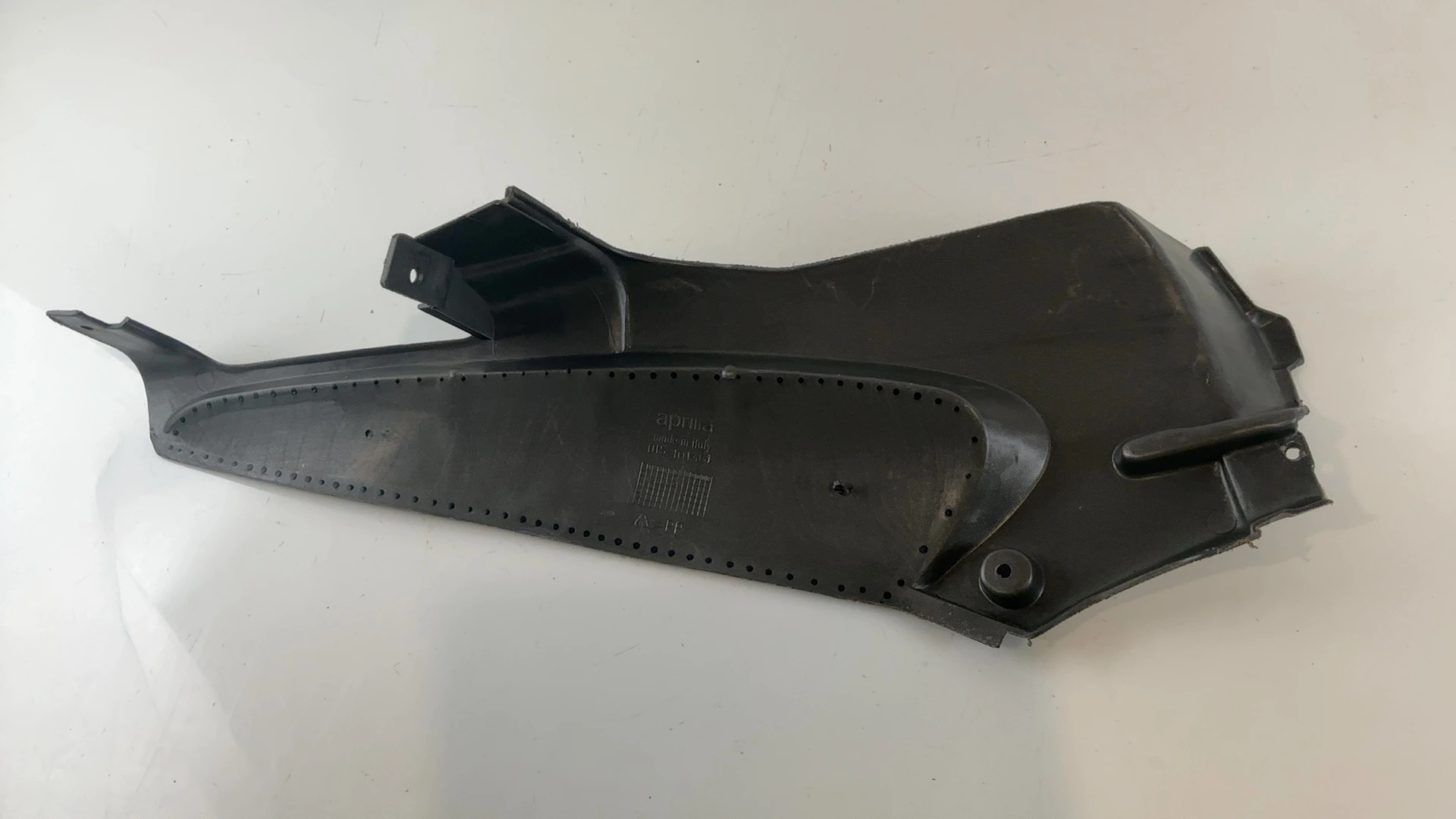 Aprilia SR Motard 125 CC Right Side Fairing Cover 2012-2017 OEM 101361 - Image 2