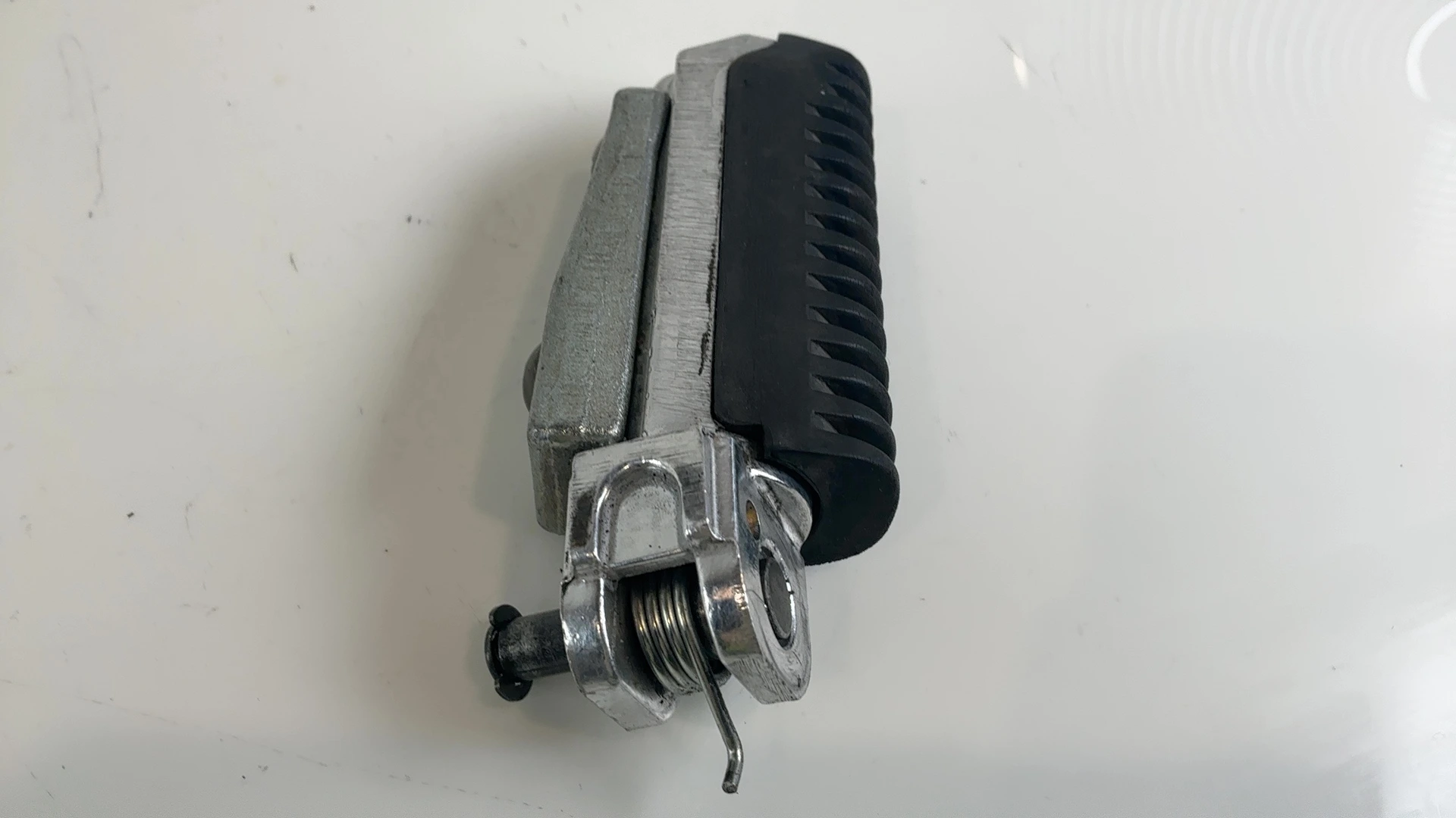 Suzuki Bandit GSF1200 Rear Right Pillion Foot Rest Peg 1996-2006 OEM 43610-40C00 - Image 4