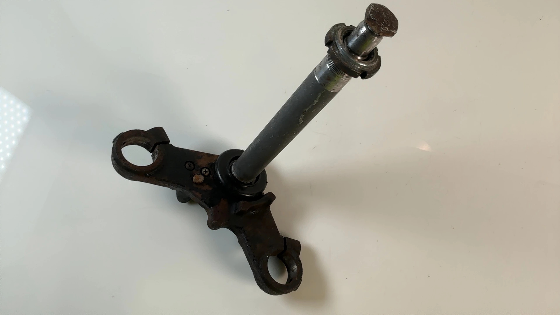 Suzuki GS250T GS25X 250cc Lower Triple Tree Fork Stem 1980-1984 OEM 51410-11430
