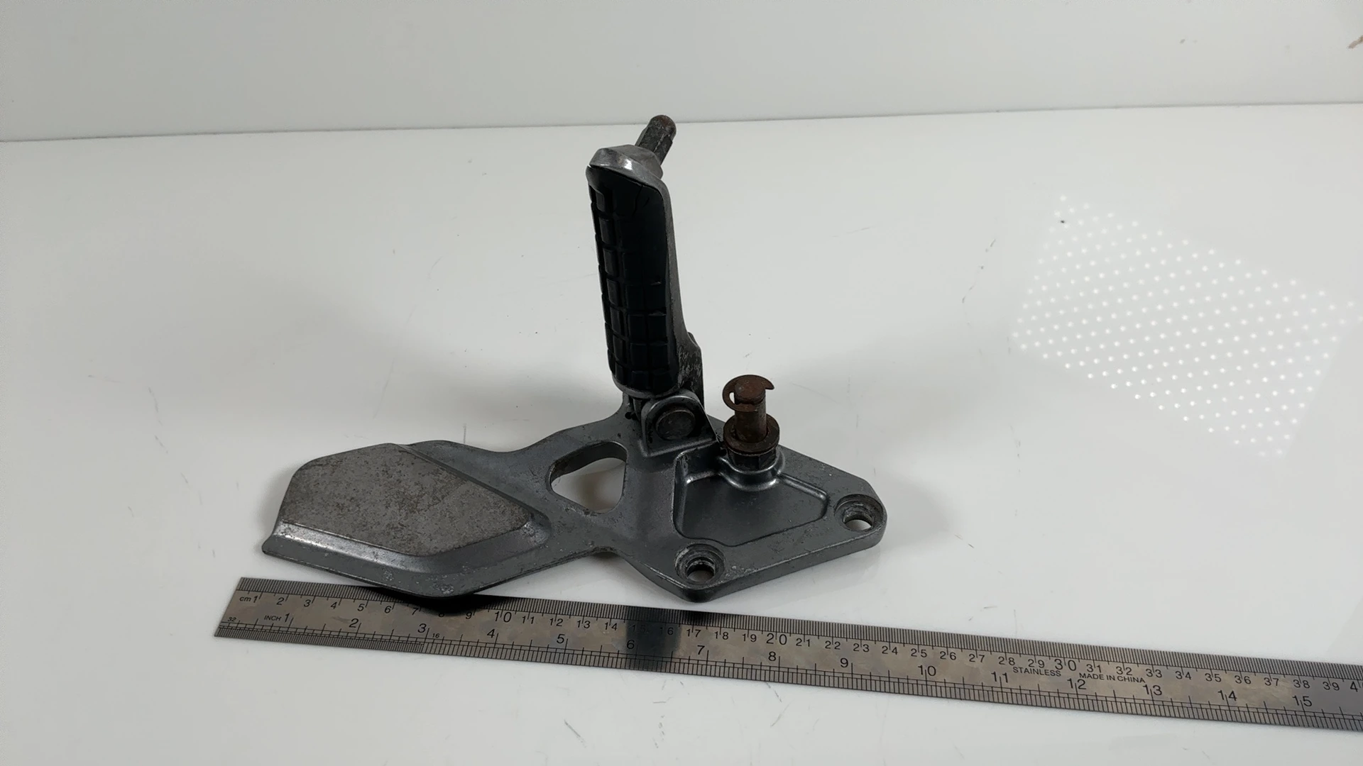 Kawasaki ZZR1100 ZX1100 1100CC Front Left Footrest Hanger 1993-01 35011-1635-TX - Image 7