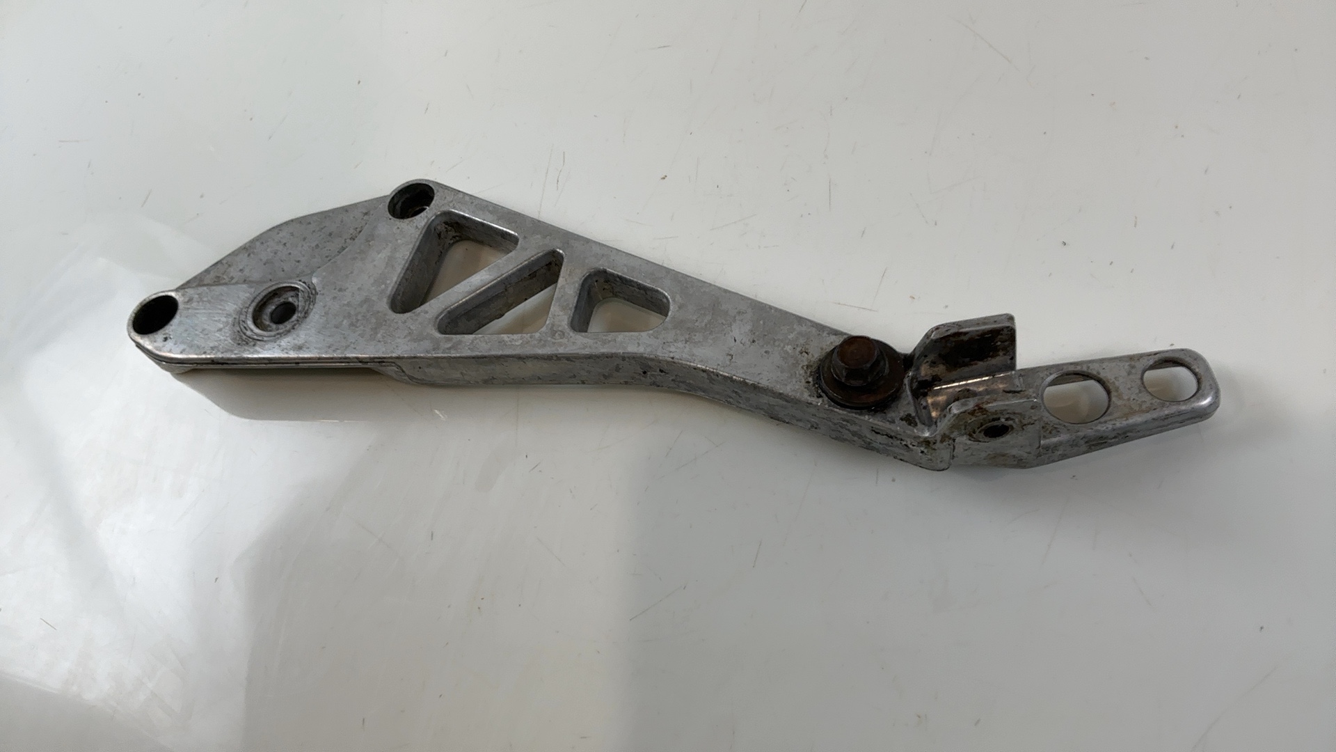 Honda Interceptor VF750F MC08 250CC Left Footrest Bracket 1983-85 50620-MB2-000 - Image 5