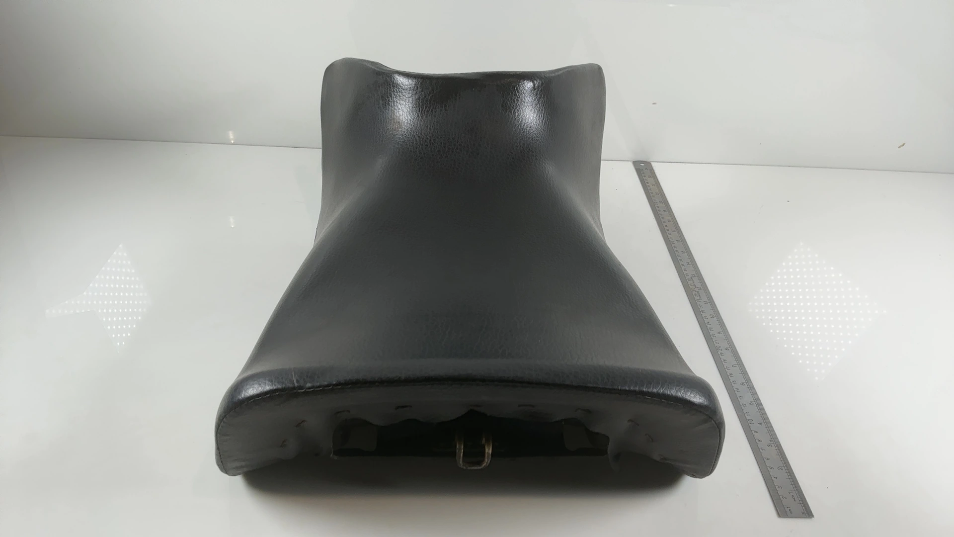 Honda ST1100 ST1100A 1100 Front Rider Seat 1990-2002 OEM 77200-MT3-000ZA - Image 3