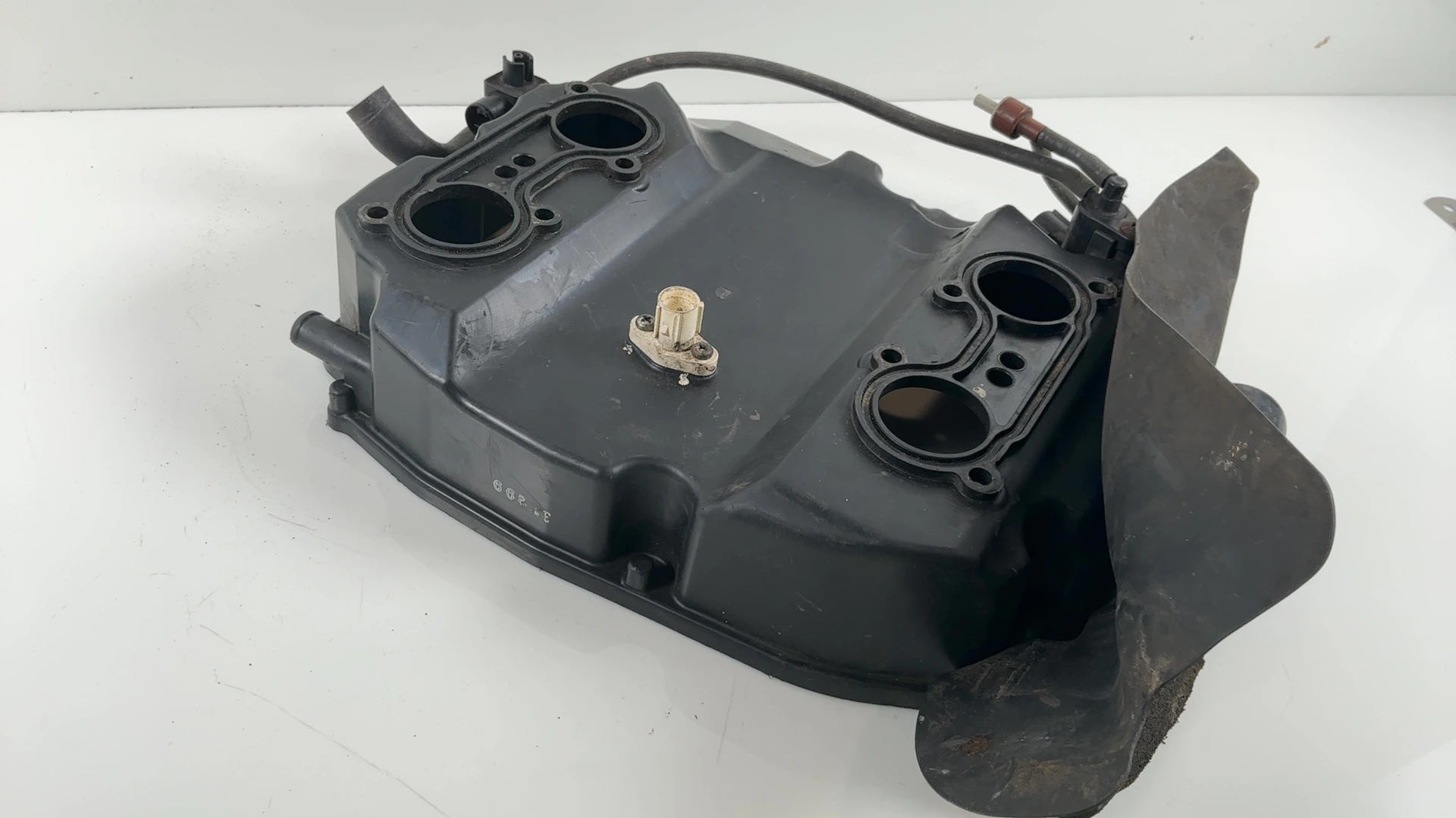 Honda VFR800 VFR 800 CC Lower Air Filter Box Housing 2002-2009 OEM 17231-MCW-D00 - Image 5