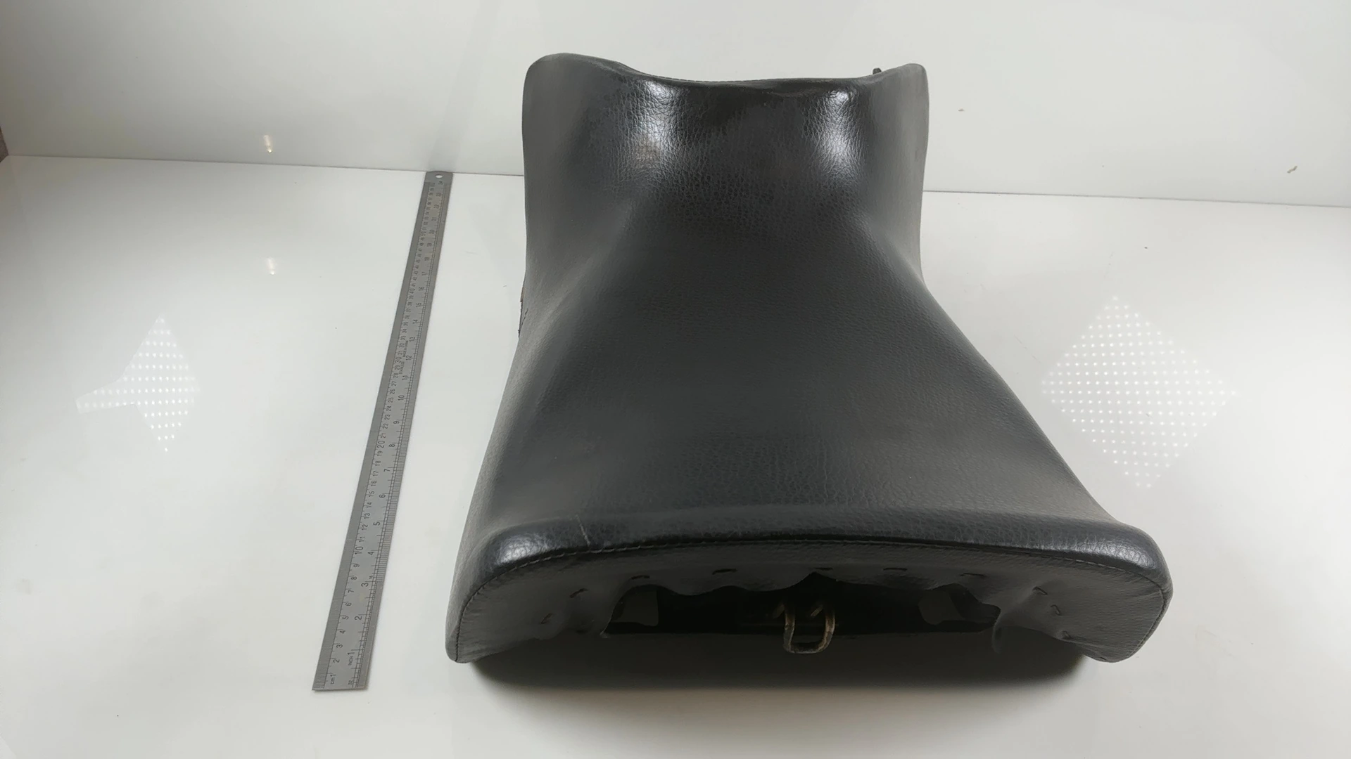 Honda ST1100 ST1100A 1100 Front Rider Seat 1990-2002 OEM 77200-MT3-000ZA - Image 4