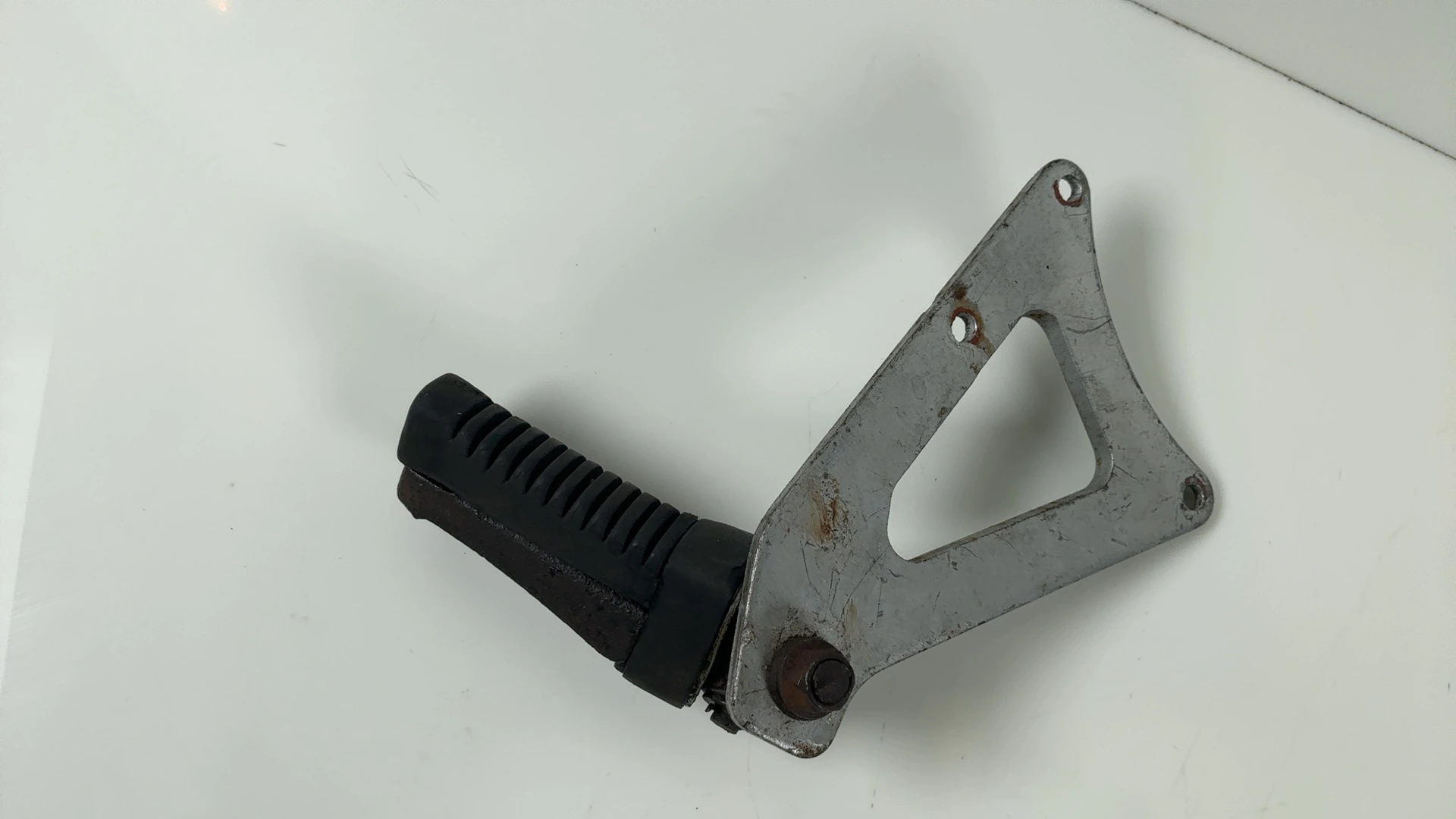Suzuki RG125 Gamma 125cc Left Rear Footpeg Rest Bracket 1985-91 OEM 43750-36A01 - Image 5