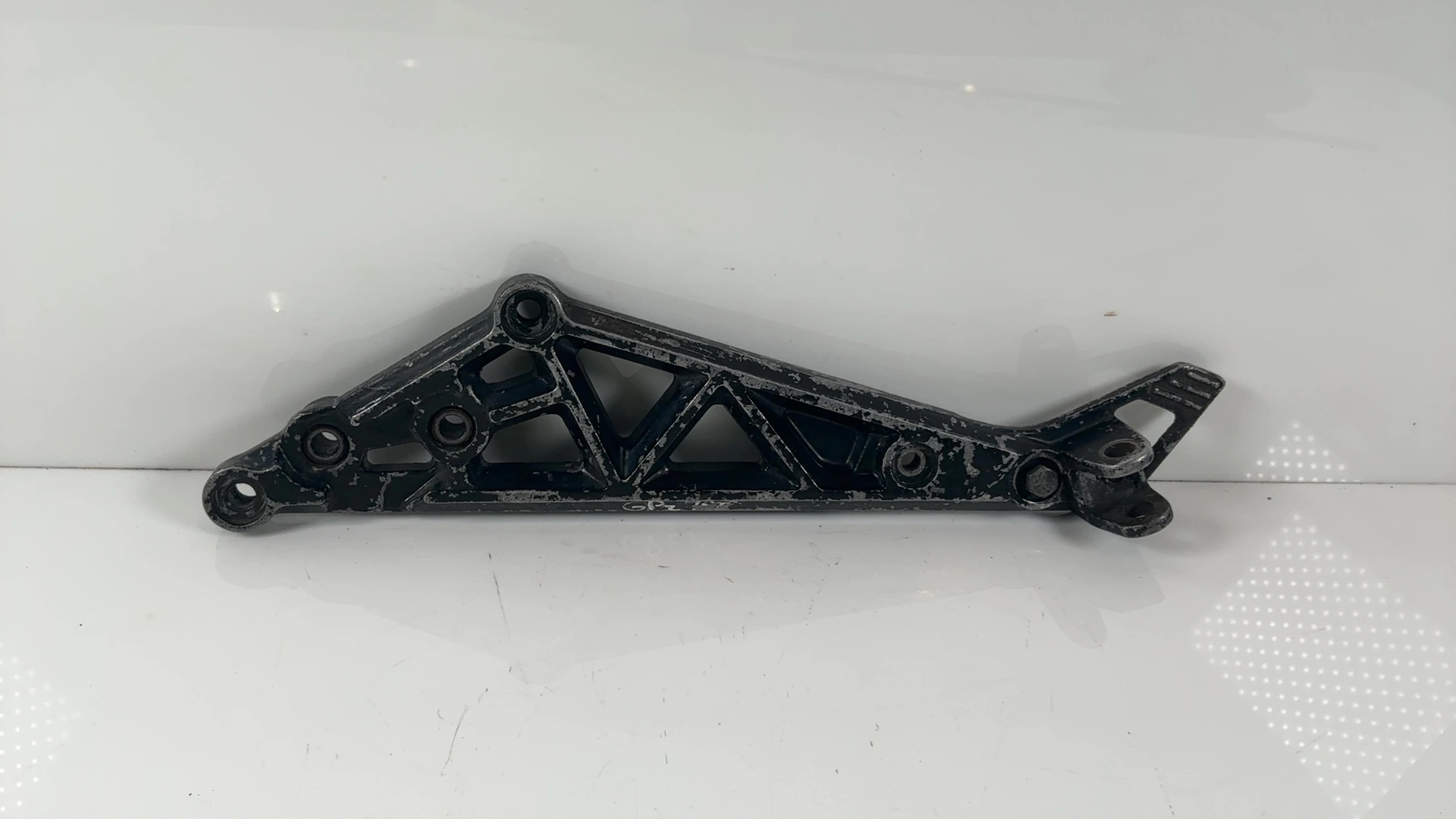 Kawasaki GPz750 ZX750A 750cc Left Muffler Footrest Hanger 1983-85 OEM 35011-1160 - Image 1