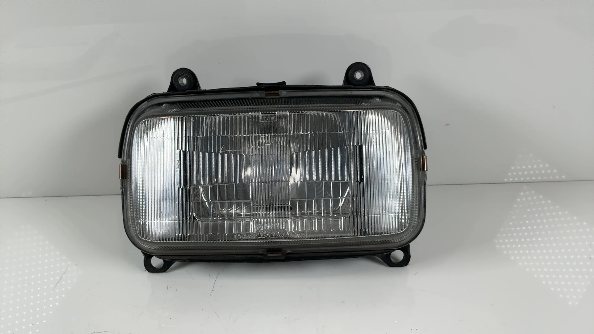 YAMAHA FZ750 1FN 750CC Front Headlight 1985-1991 OEM 1FN-84320-E0-00 - Image 3