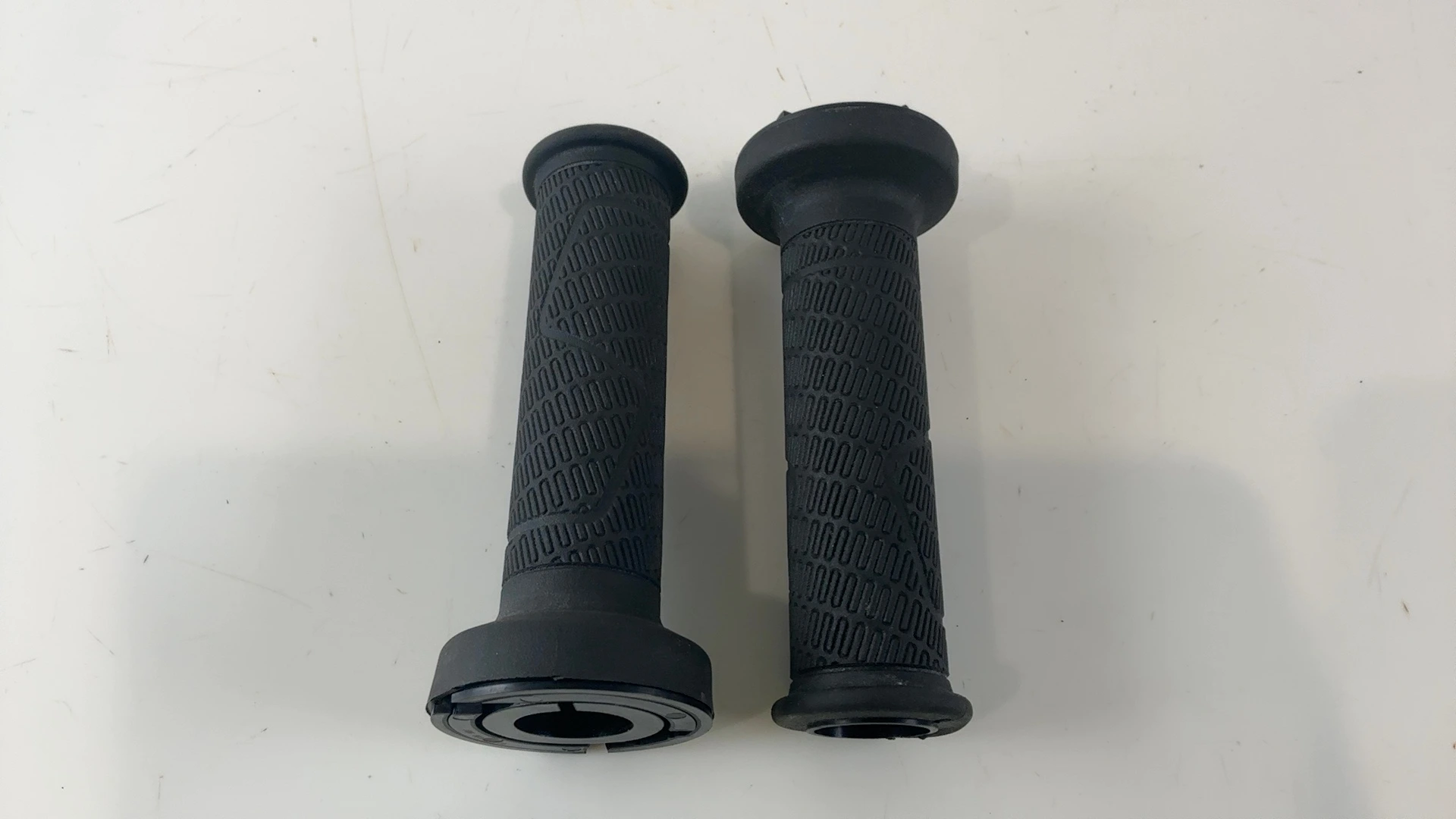 KTM Super Adventure 1290 890 790 CC Handlebar Grip 2017-2024 OEM 60702039100