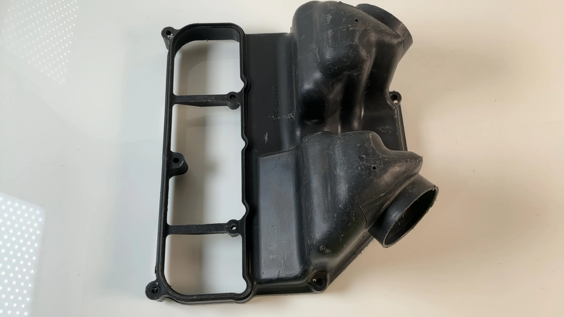 Kawasaki Ninja ZX-6R ZX600F 600cc Lower Airbox Base 1995-1997 OEM 11011-1449