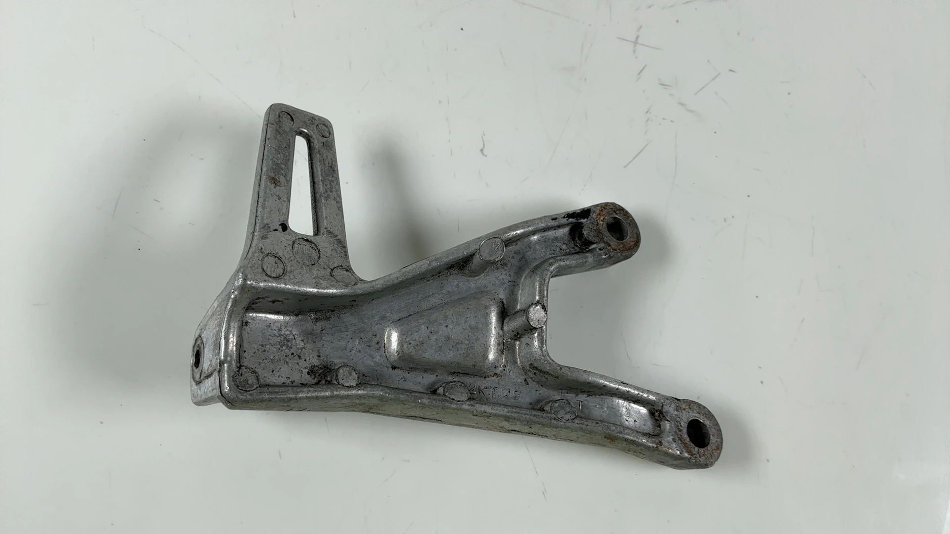 Yamaha FZ750 FZR750 750cc Left Footrest Bracket Hanger 1987-88 OEM  2KT-2741L-00 - Image 7