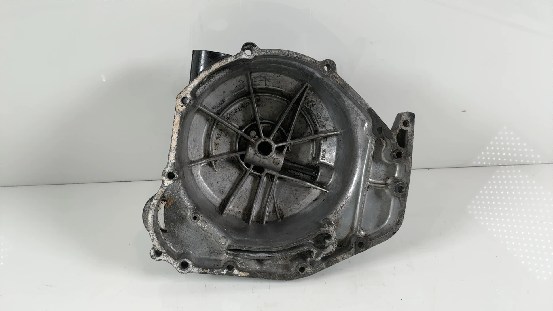 Kawasaki GPz750 ZX750A 750cc Right Engine Clutch Cover 1983-1985 OEM 14032-1109 - Image 2