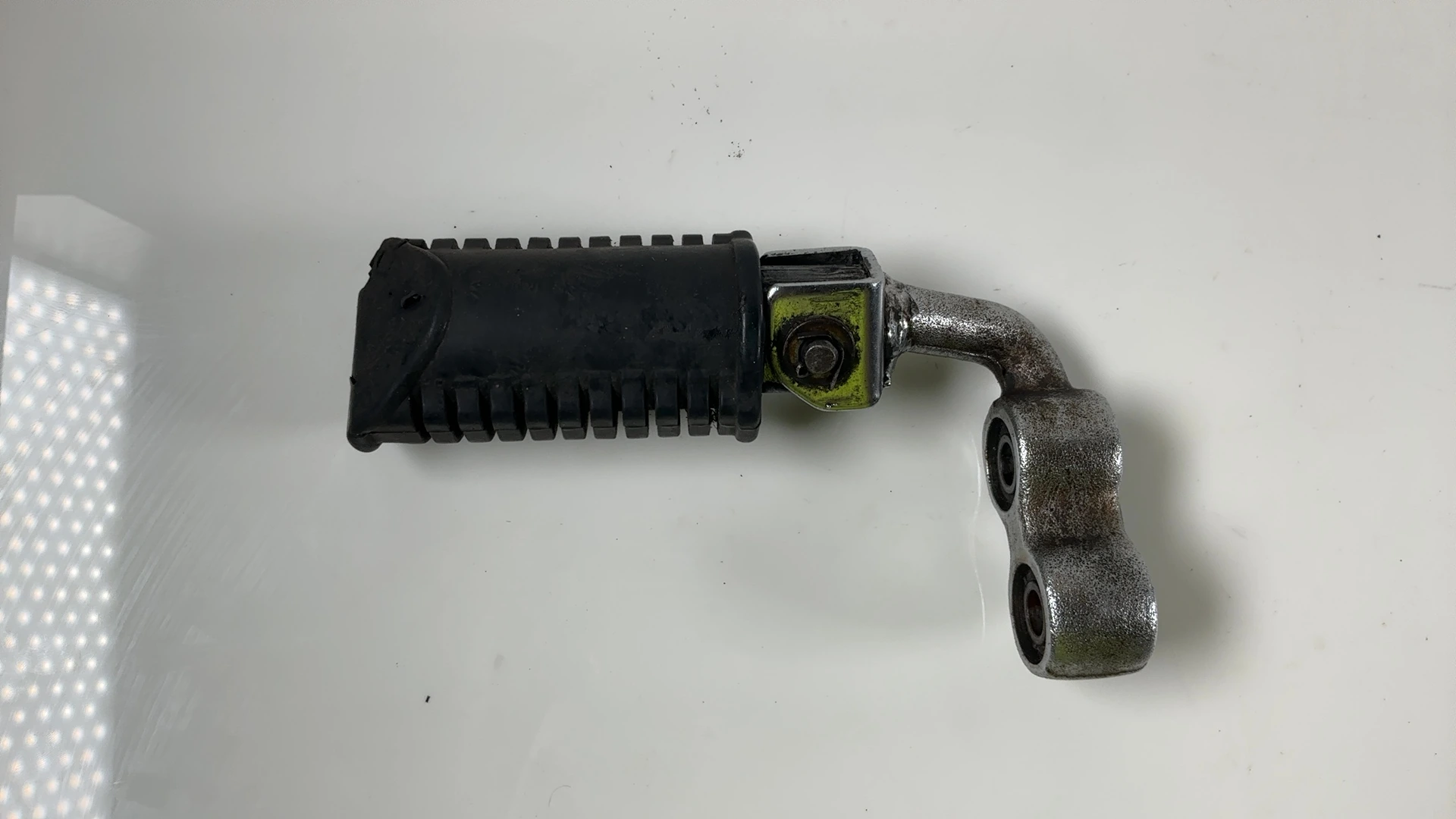 Suzuki GS850 GS850G Right Front Footrest 1979-83 OEM 43510-45110-019 43510-45110 - Image 2