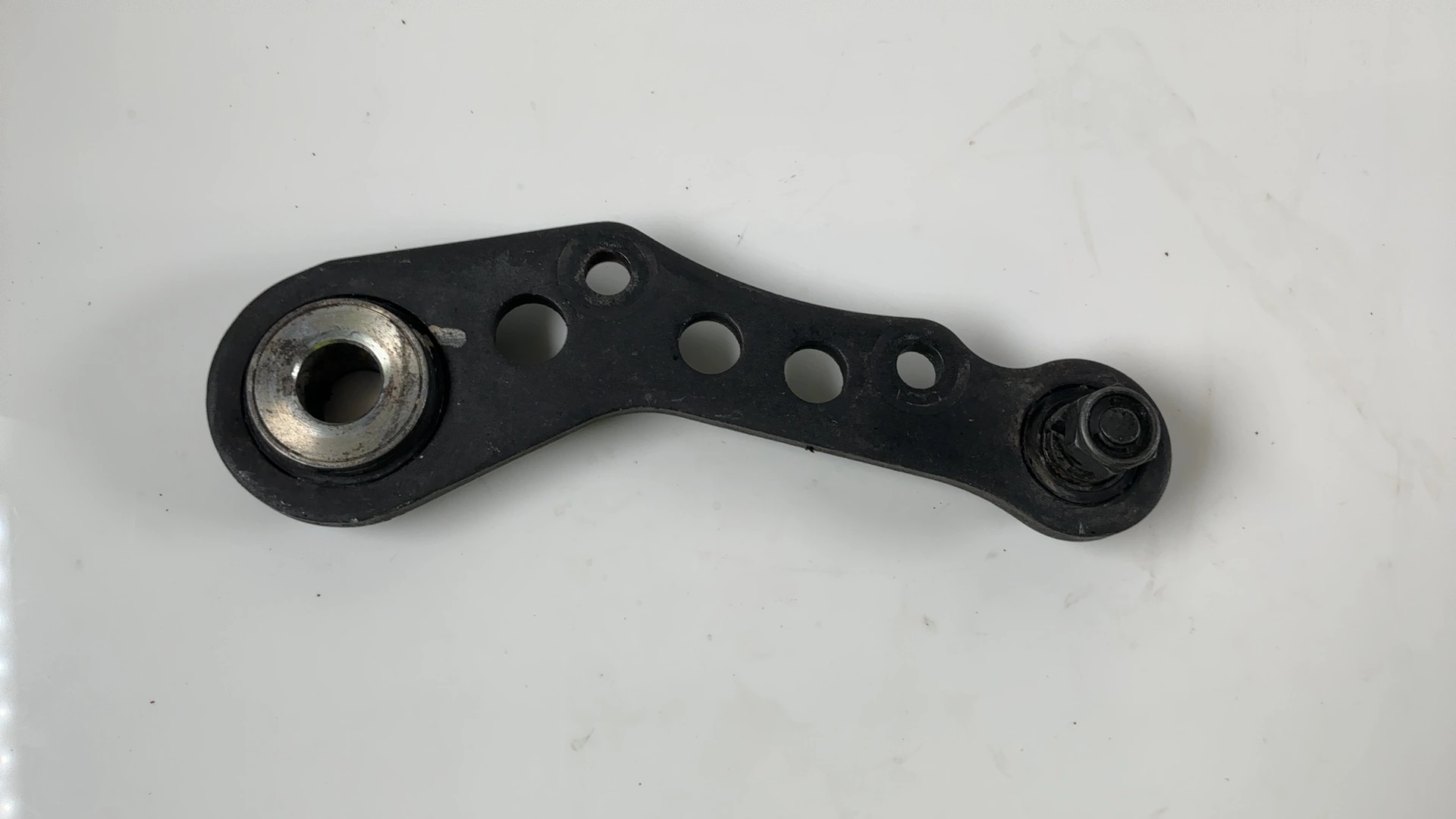 Kawasaki LTD Shaft ZN700A 700 Rear Brake Caliper Bracket 1984-85 OEM 43044-1051 - Image 2
