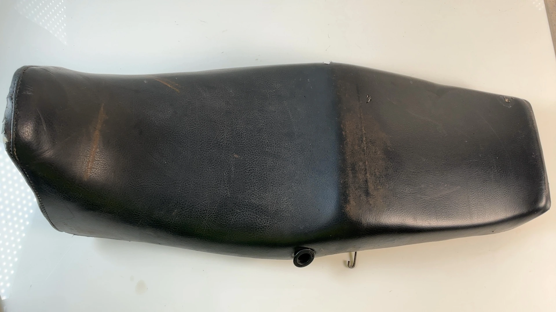 Yamaha FZR1000 3LE 1000cc Front Rider Seat 1989-1990 OEM 3GM-24730-00-00