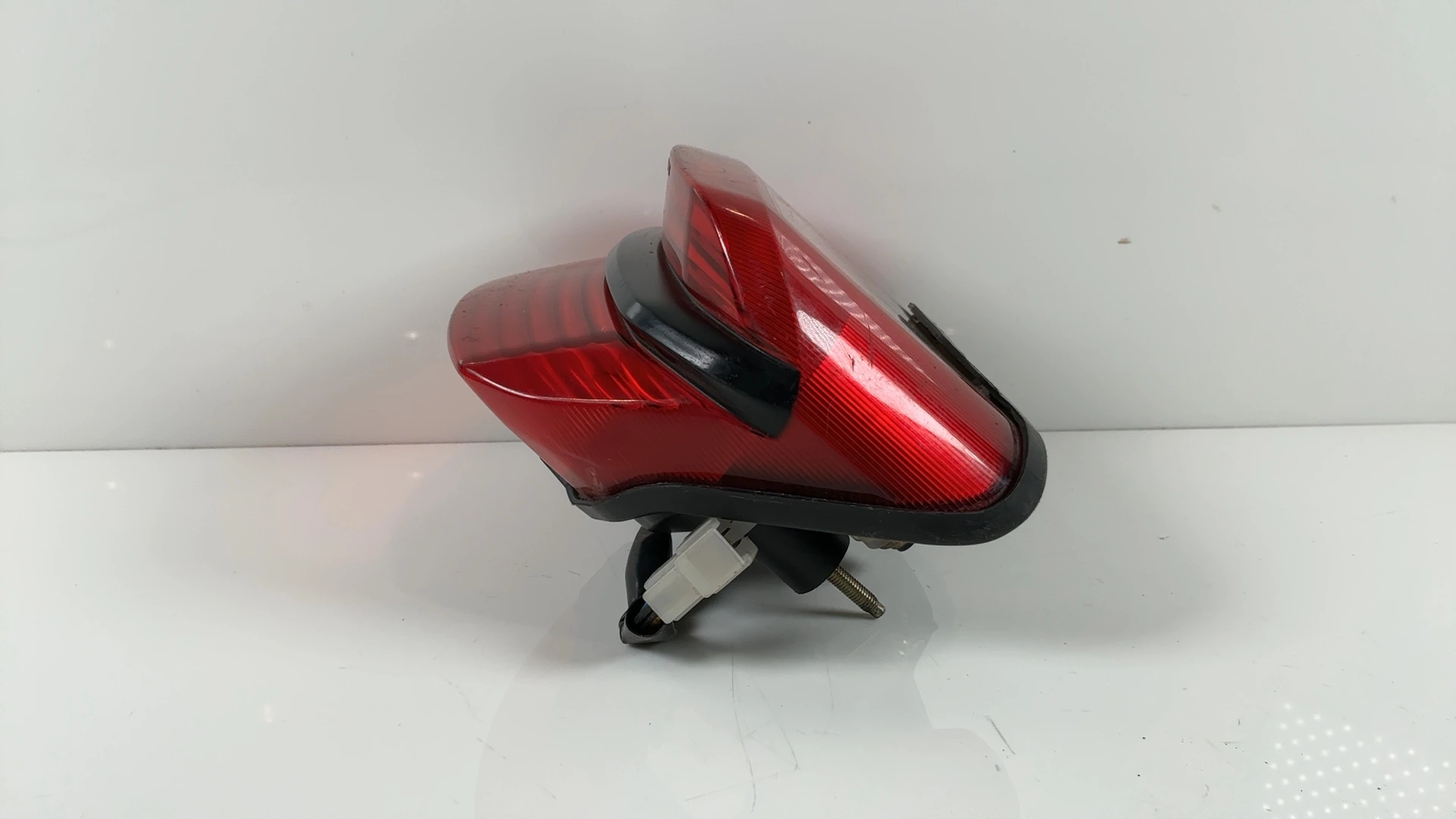YAMAHA XJR1300 RP01 1300CC Rear Brake Light 1999-2001 OEM 5EA-84710-10 - Image 5