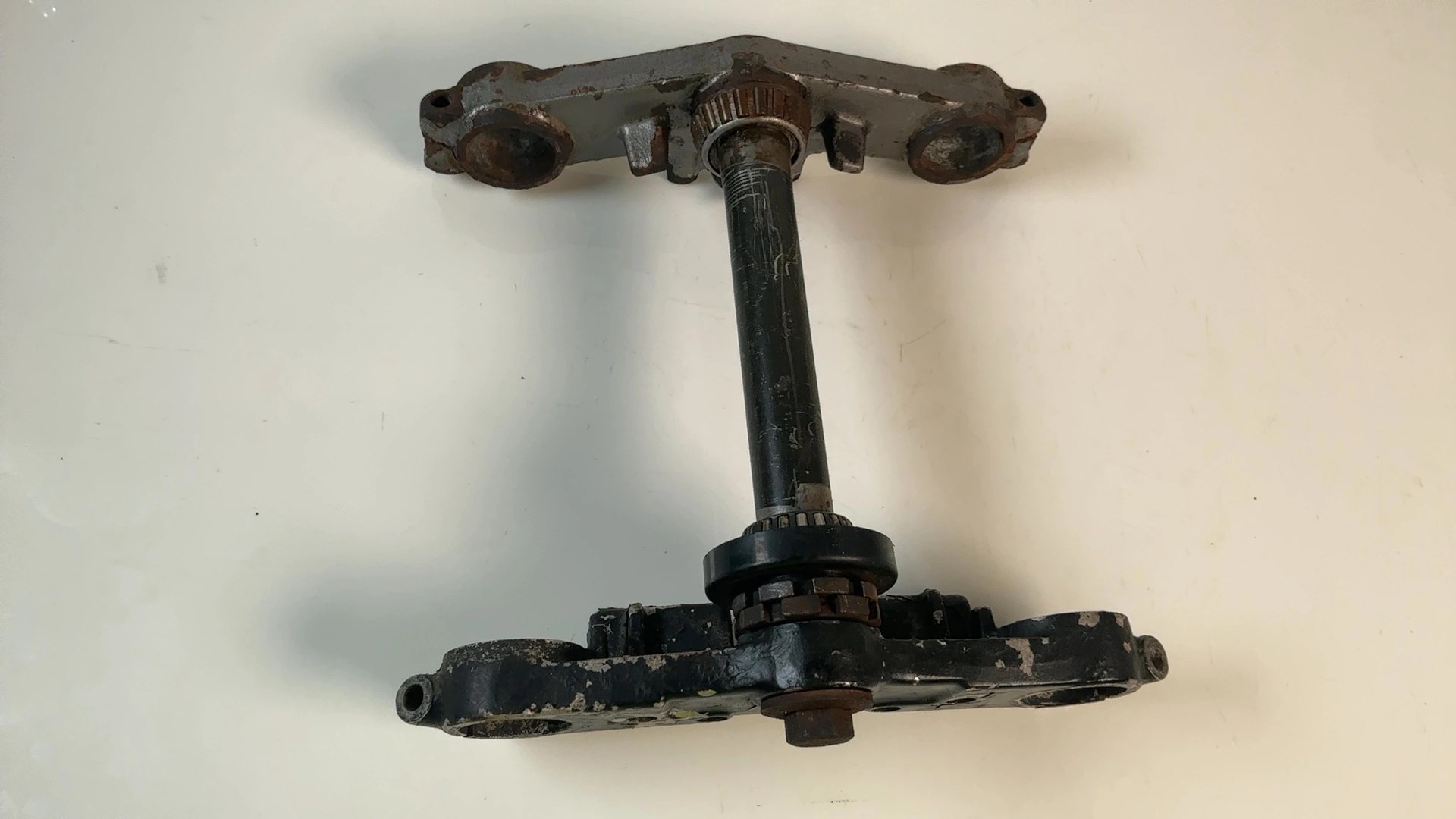 Kawasaki GT750 KZ750P Triple Tree Fork Bridge Clamps 1982-1997 OEM 44039-1058