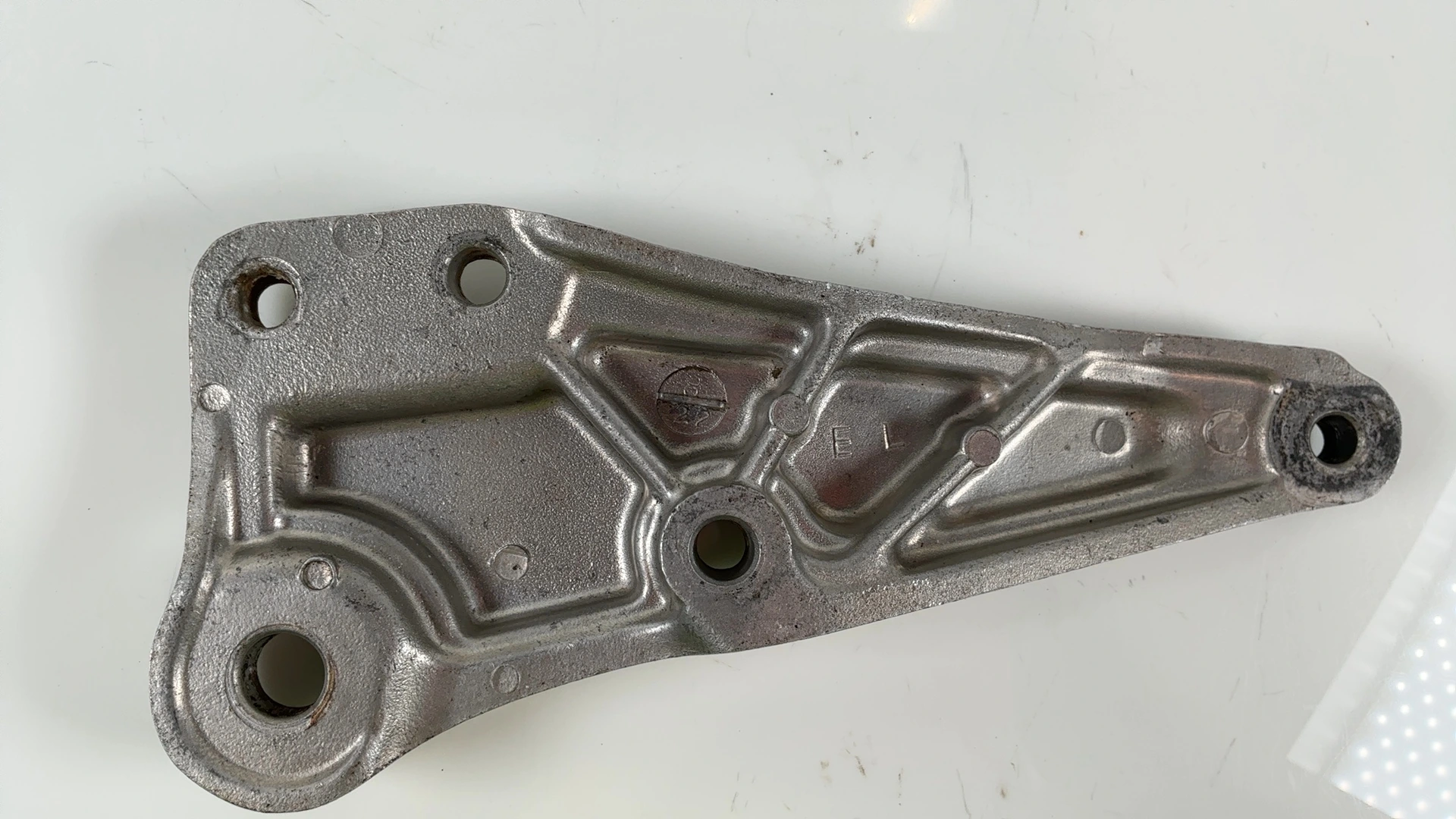 SUZUKI GSX750E GSX750 750CC LEFT FOOTREST BRACKET 1980 1981 OEM 43820-45400 - Image 7