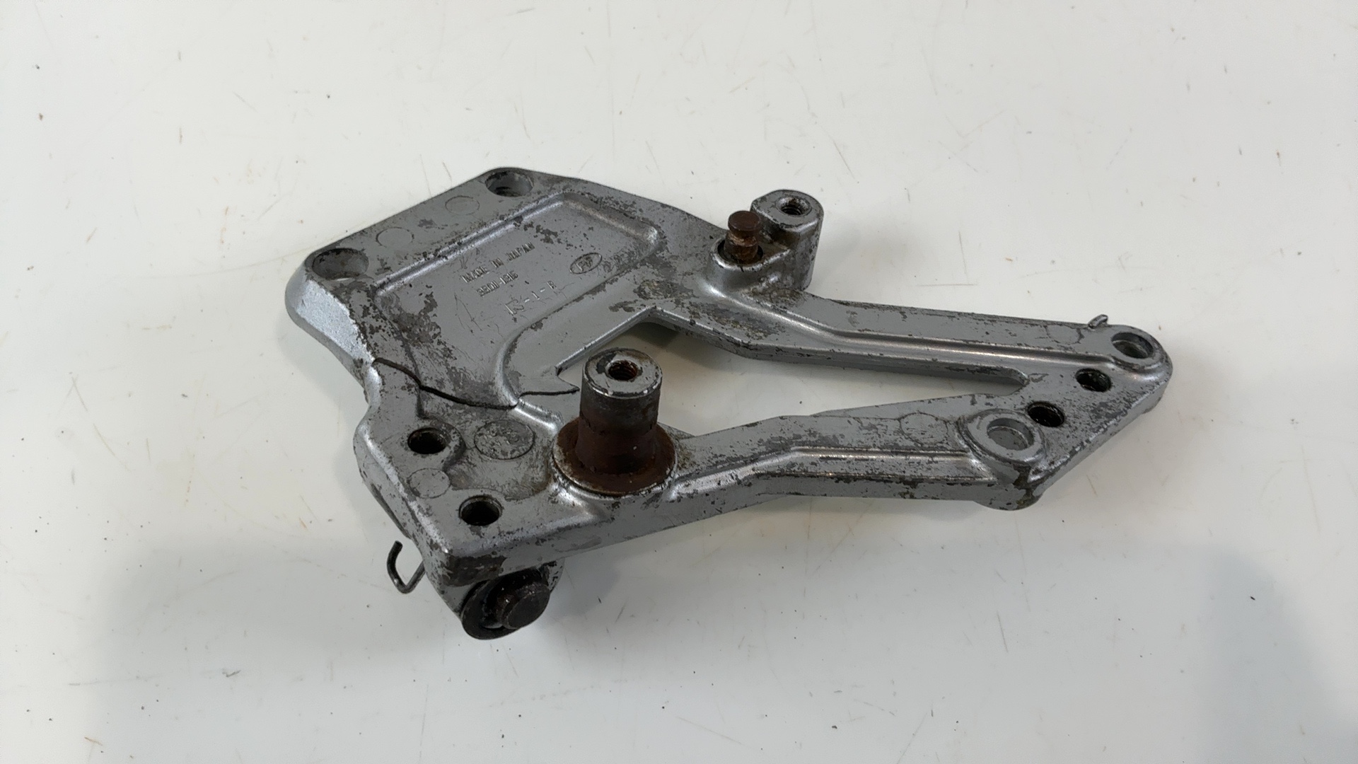 Kawasaki GPX750R ZX750F 750cc Front Right Footrest Bracket 1986-1988 35011-1315 - Image 2