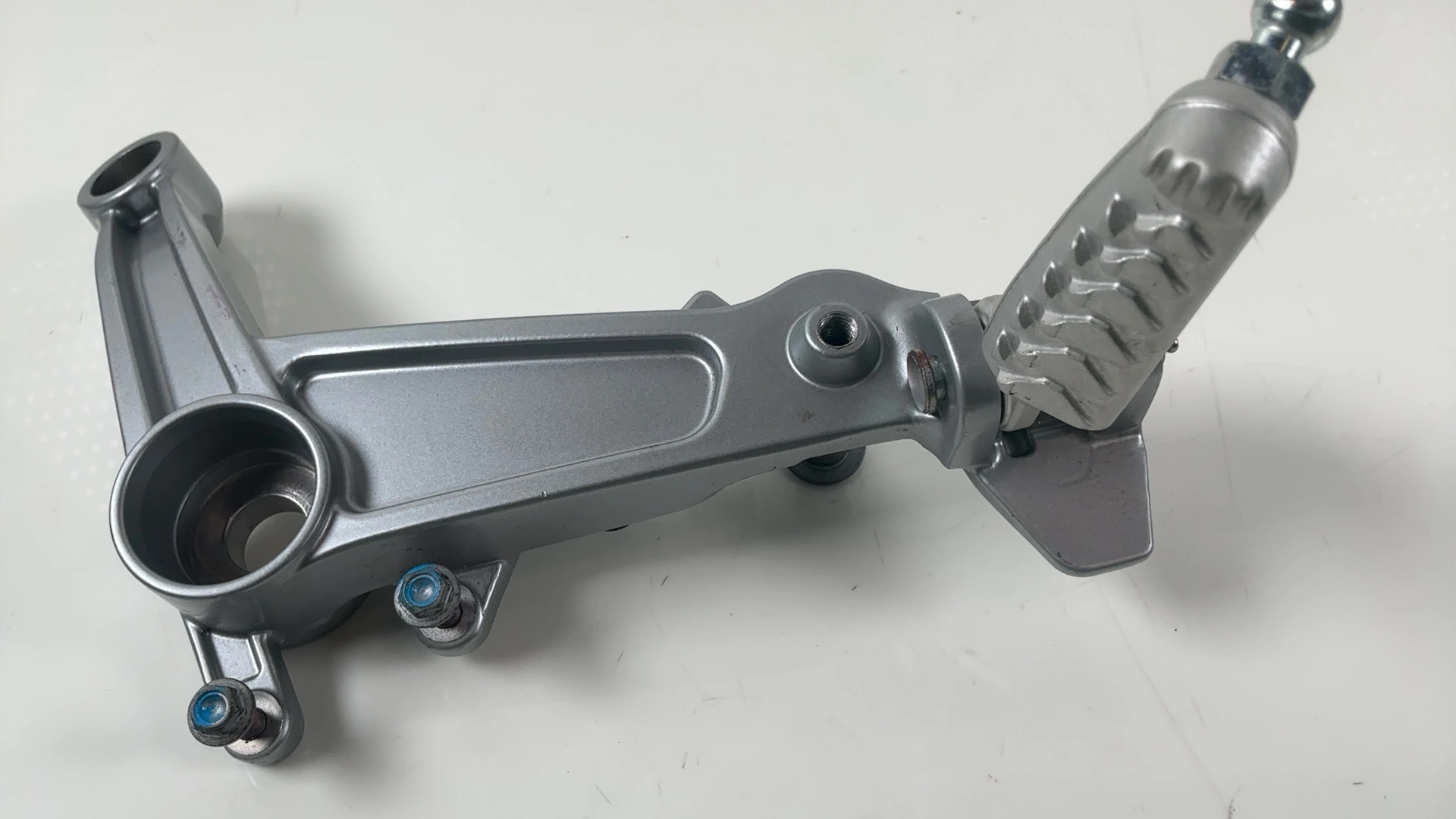 Aprilia RS660 Tuono 660 660cc Front Right Footrest Bracket 2021-26 OEM 2B005203 - Image 5