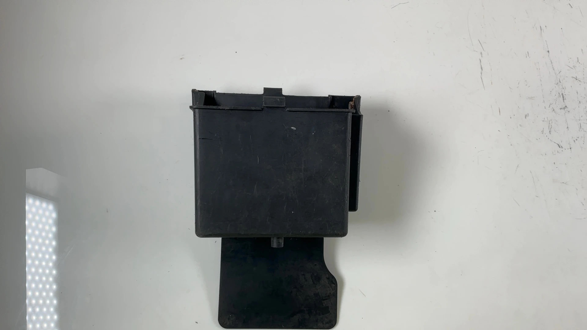 Yamaha FZR600 3HE 600cc Battery Box Tray 1989-1992 OEM 1WG-2177G-00-00 - Image 7