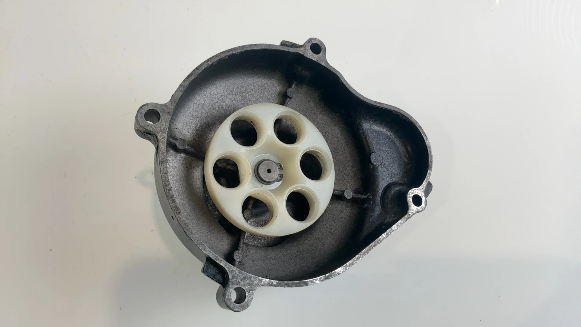 Aprilia SR 50 LC DiTech 50cc Engine Water Pump Cover 2000-2006 OEM AP3LZA000108 - Image 3