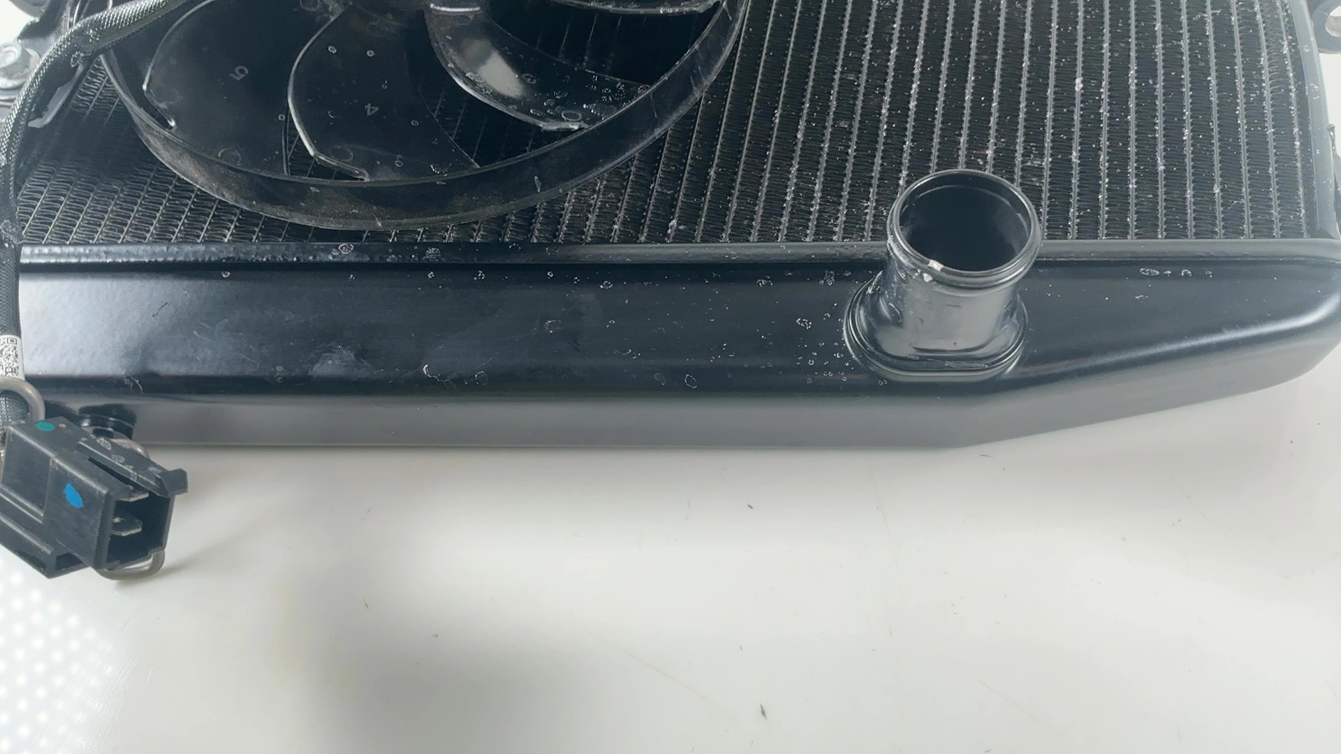 Aprilia Tuono V4 RSV4 1100 Engine Cooling Water Radiator 2025 2026 OEM 2B012807 - Image 5
